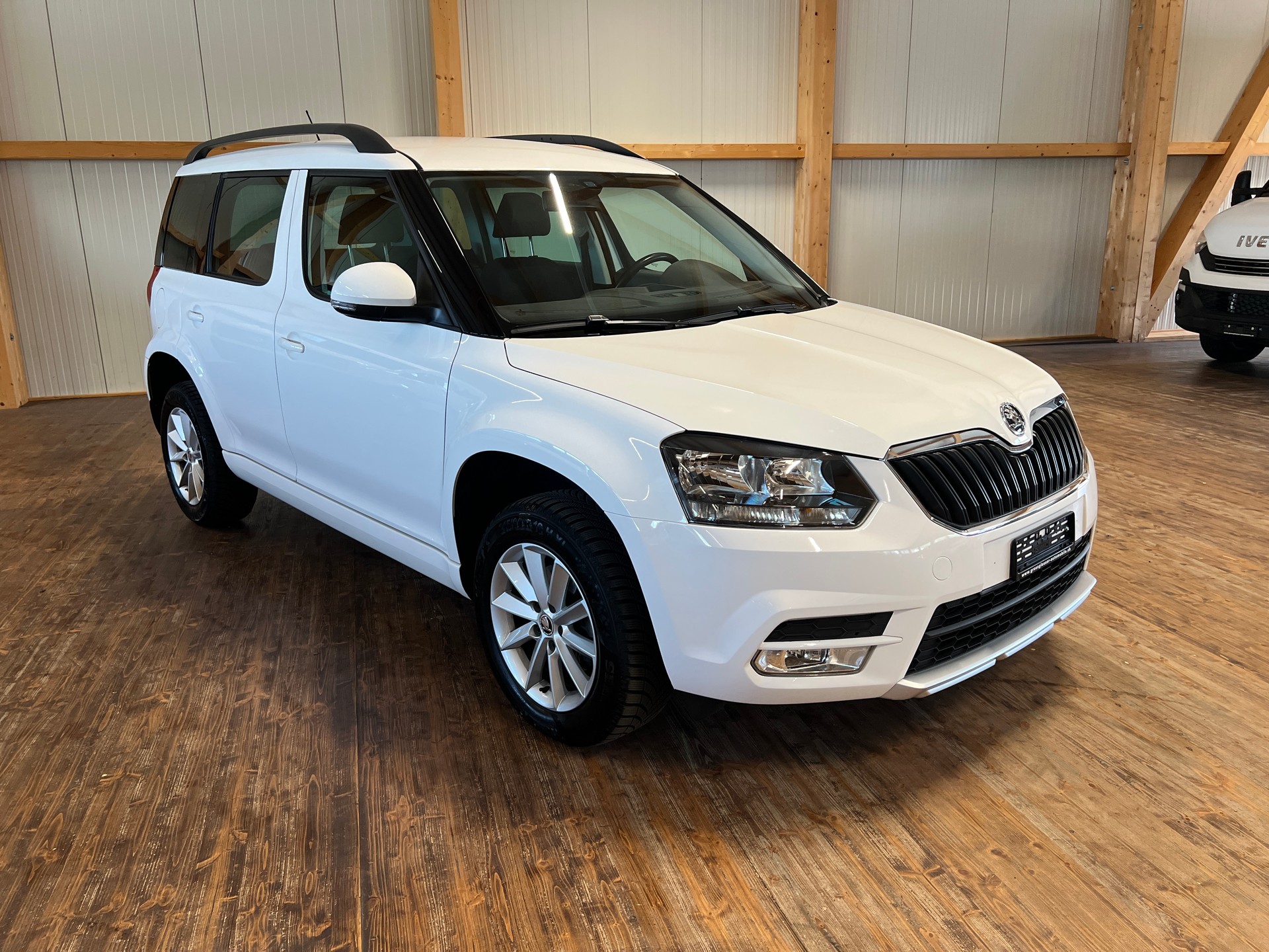 SKODA Yeti 2.0 TDI Active 4x4 DSG-showroom-element-2
