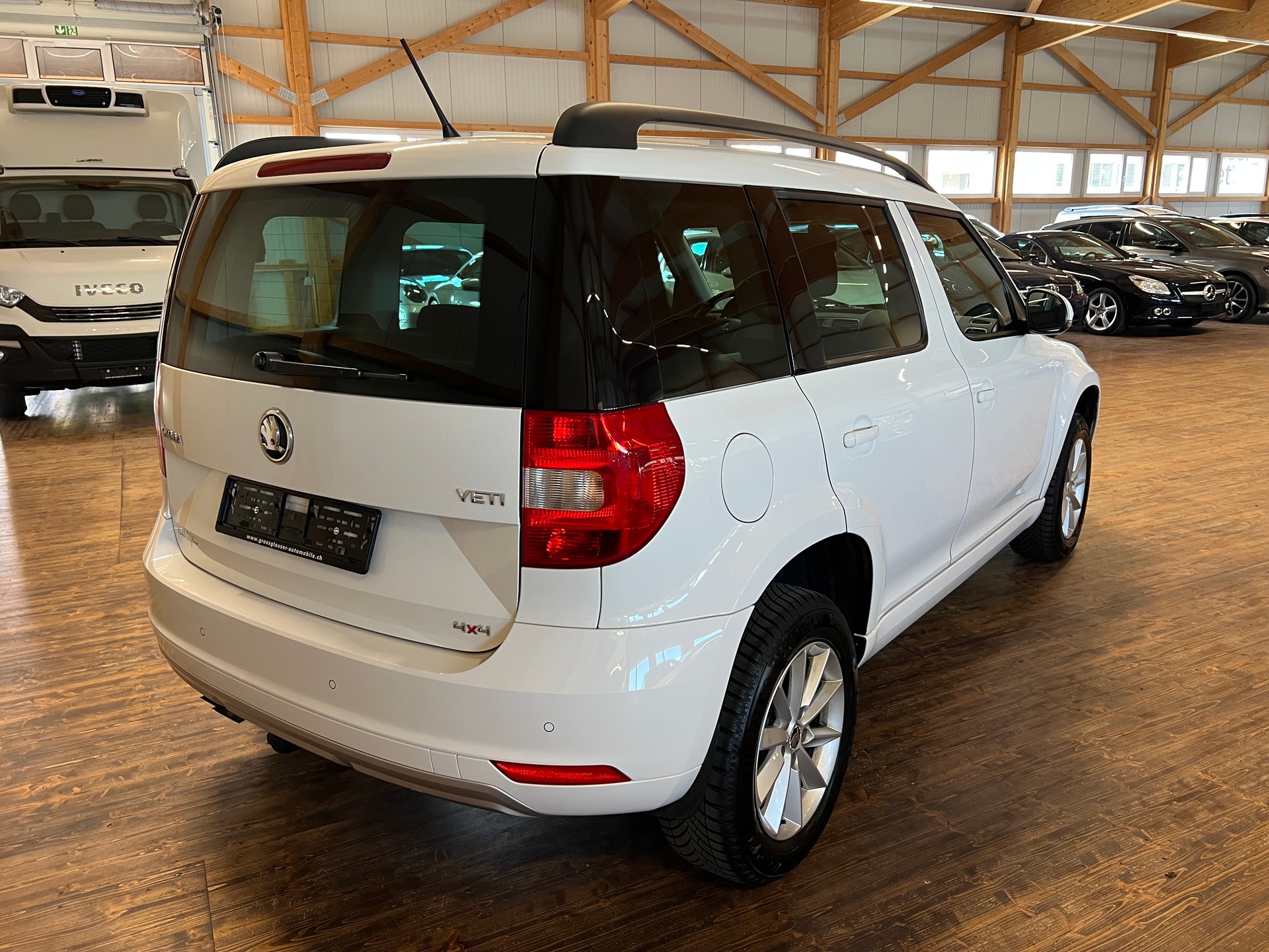 SKODA Yeti 2.0 TDI Active 4x4 DSG-image-4