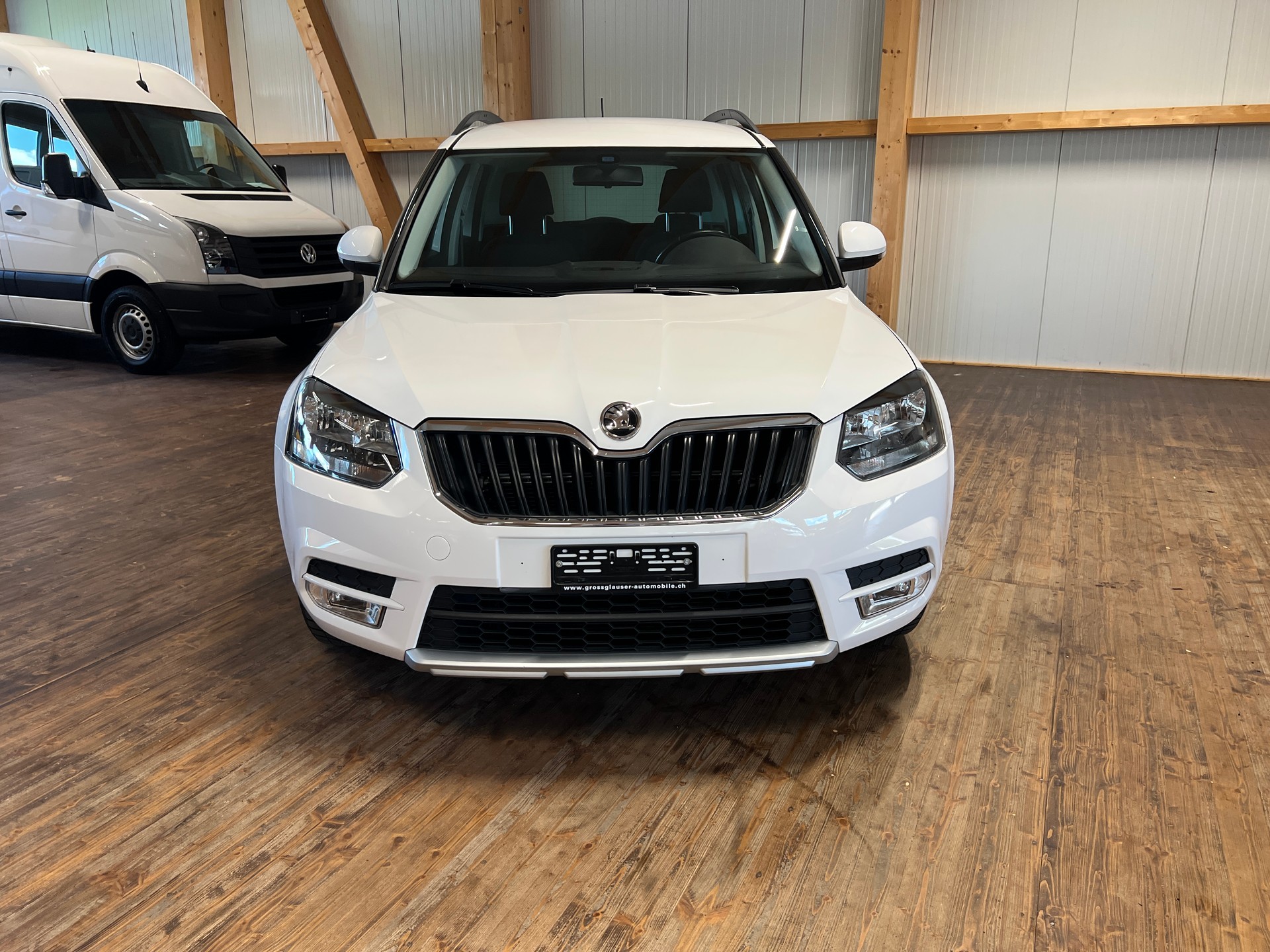 SKODA Yeti 2.0 TDI Active 4x4 DSG-showroom-element-1