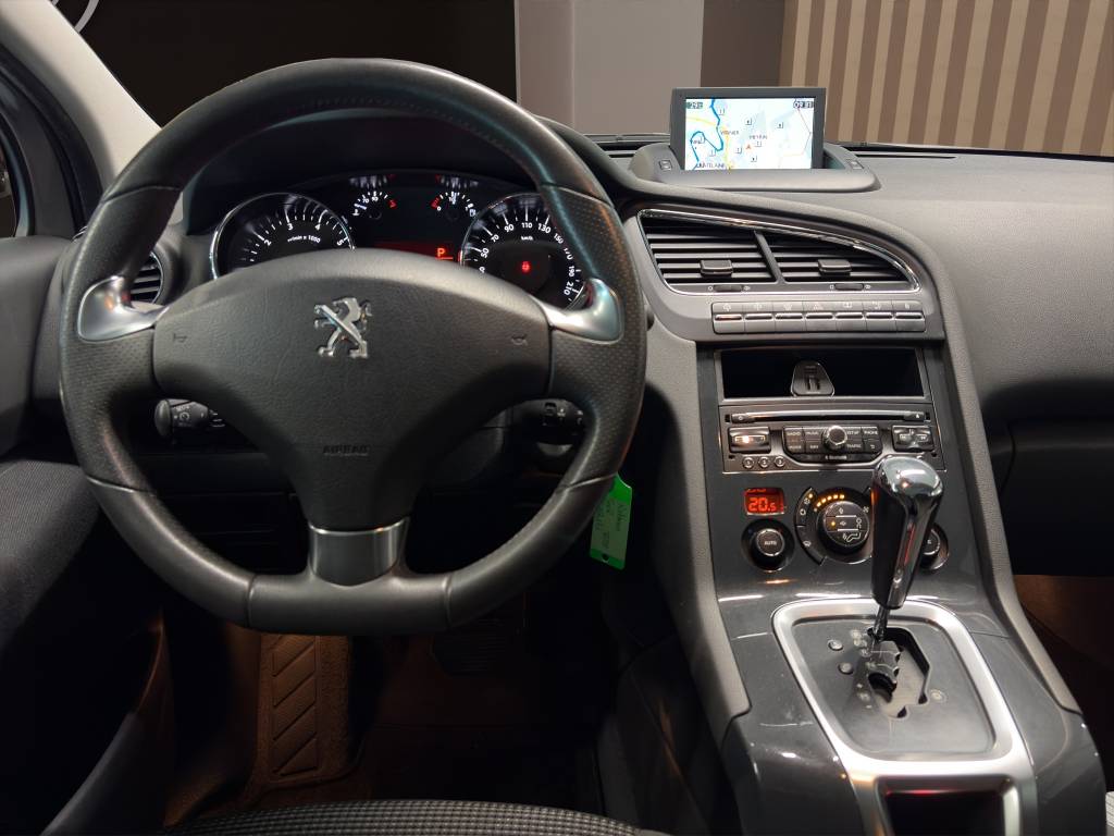 PEUGEOT 5008 1.6 THP Allure Tiptronic-image-4
