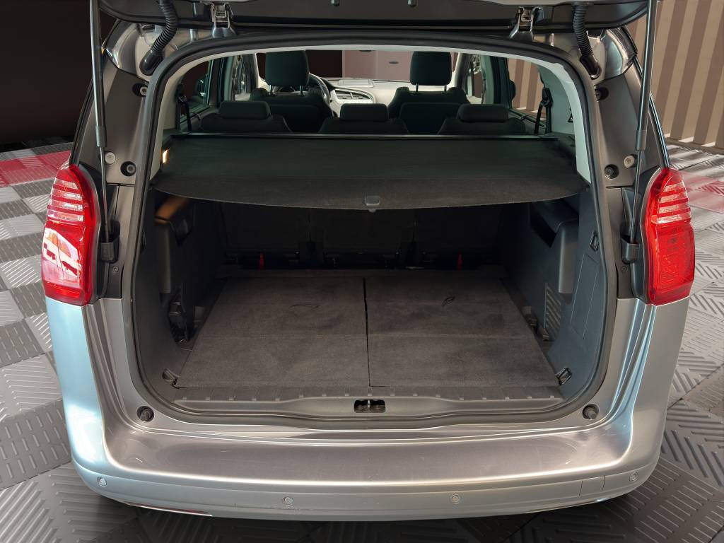PEUGEOT 5008 1.6 THP Allure Tiptronic-image-10