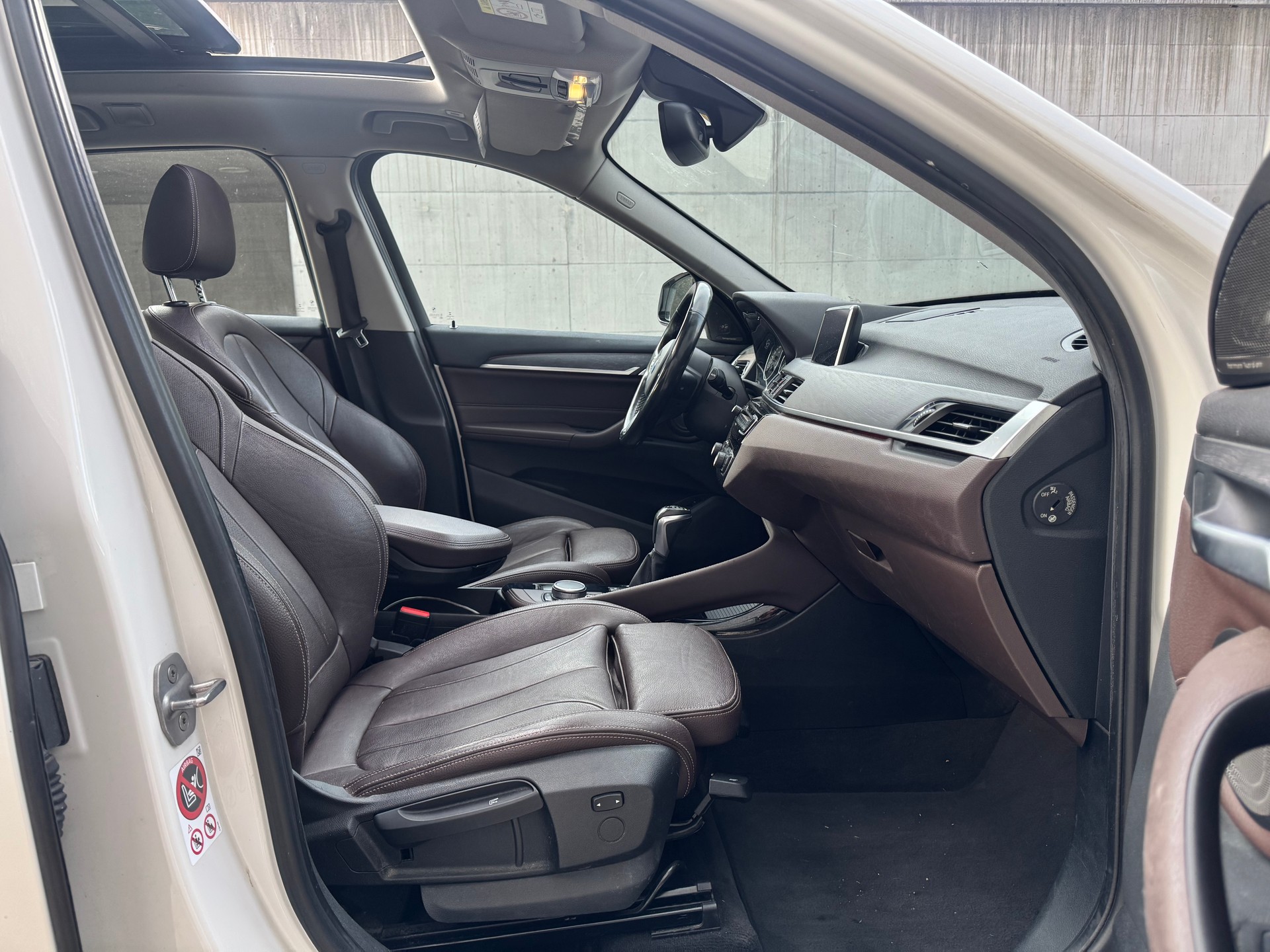 BMW X1 xDrive 20d Sport Line Steptronic-image-19