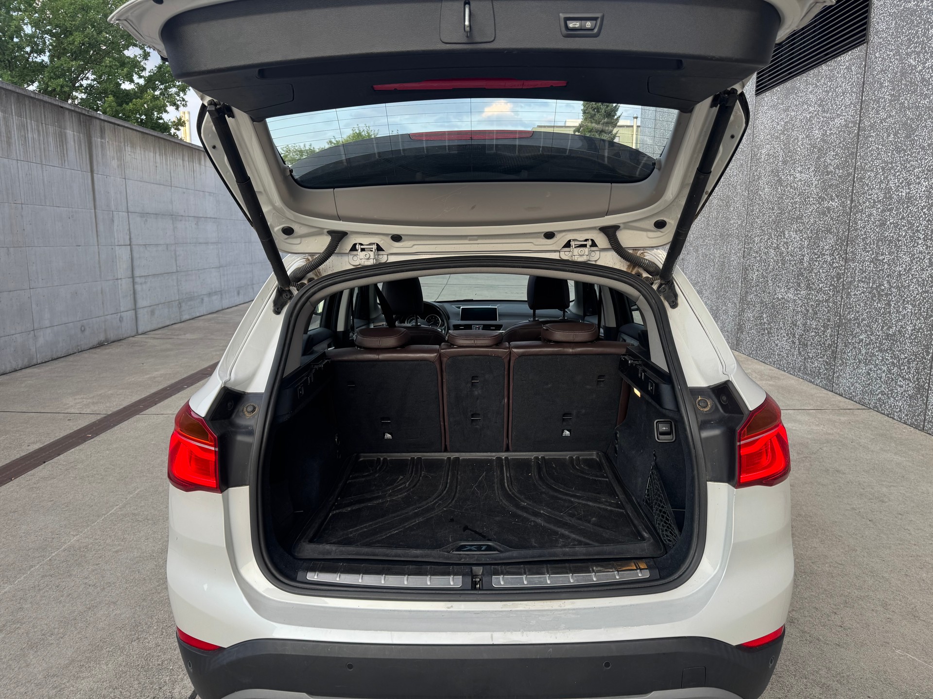 BMW X1 xDrive 20d Sport Line Steptronic-image-17
