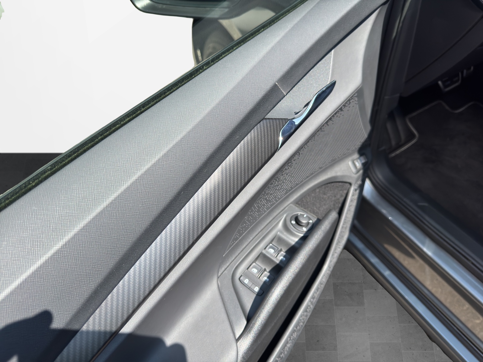 SKODA Enyaq 4x4 RS-image-16