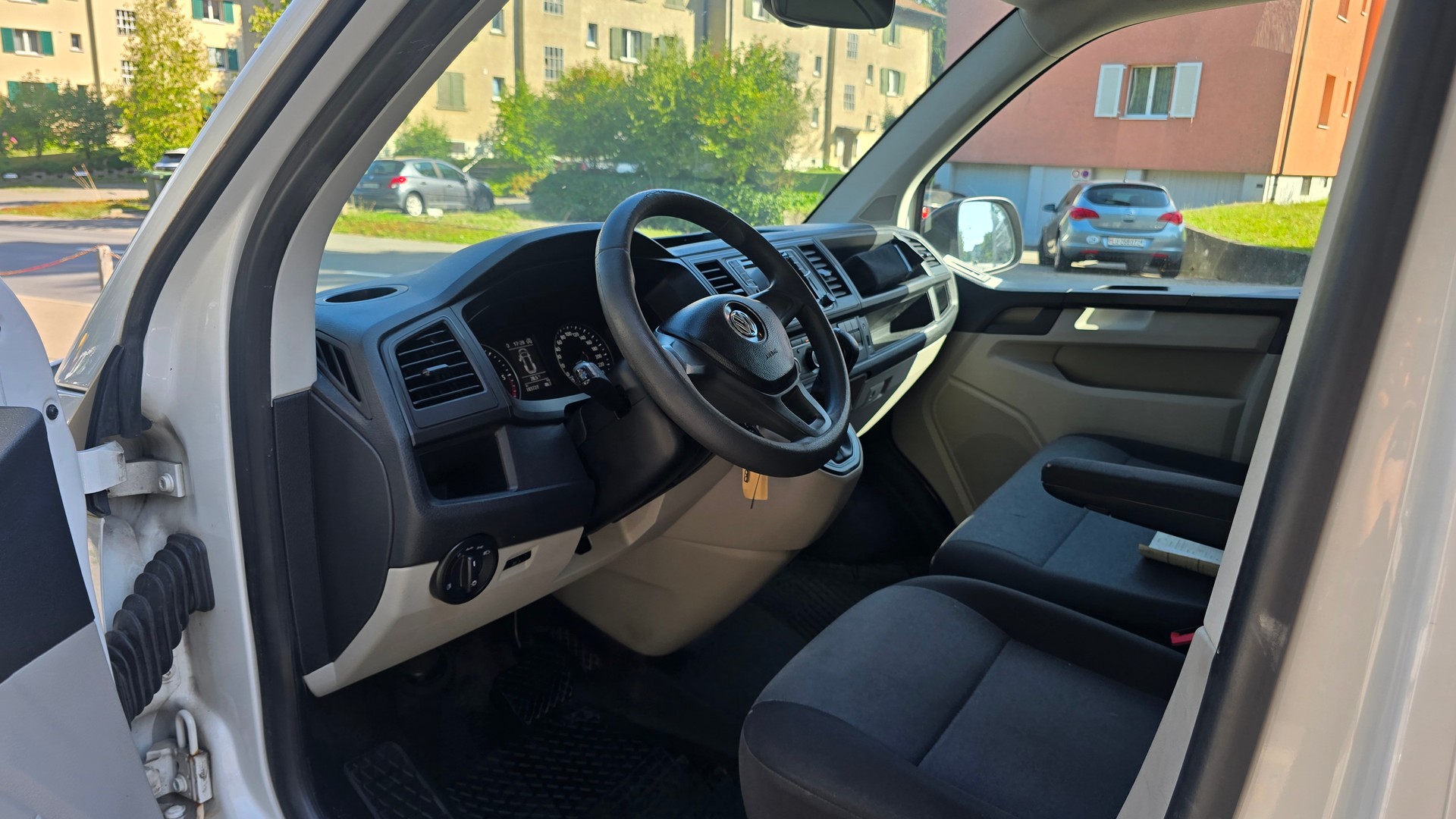 VW T6 2.0 TDI DSG-image-12
