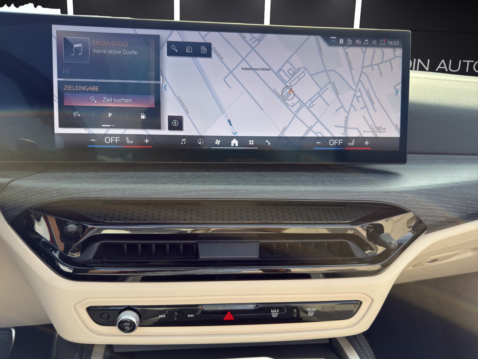BMW 420i SAG Cabrio-image-15