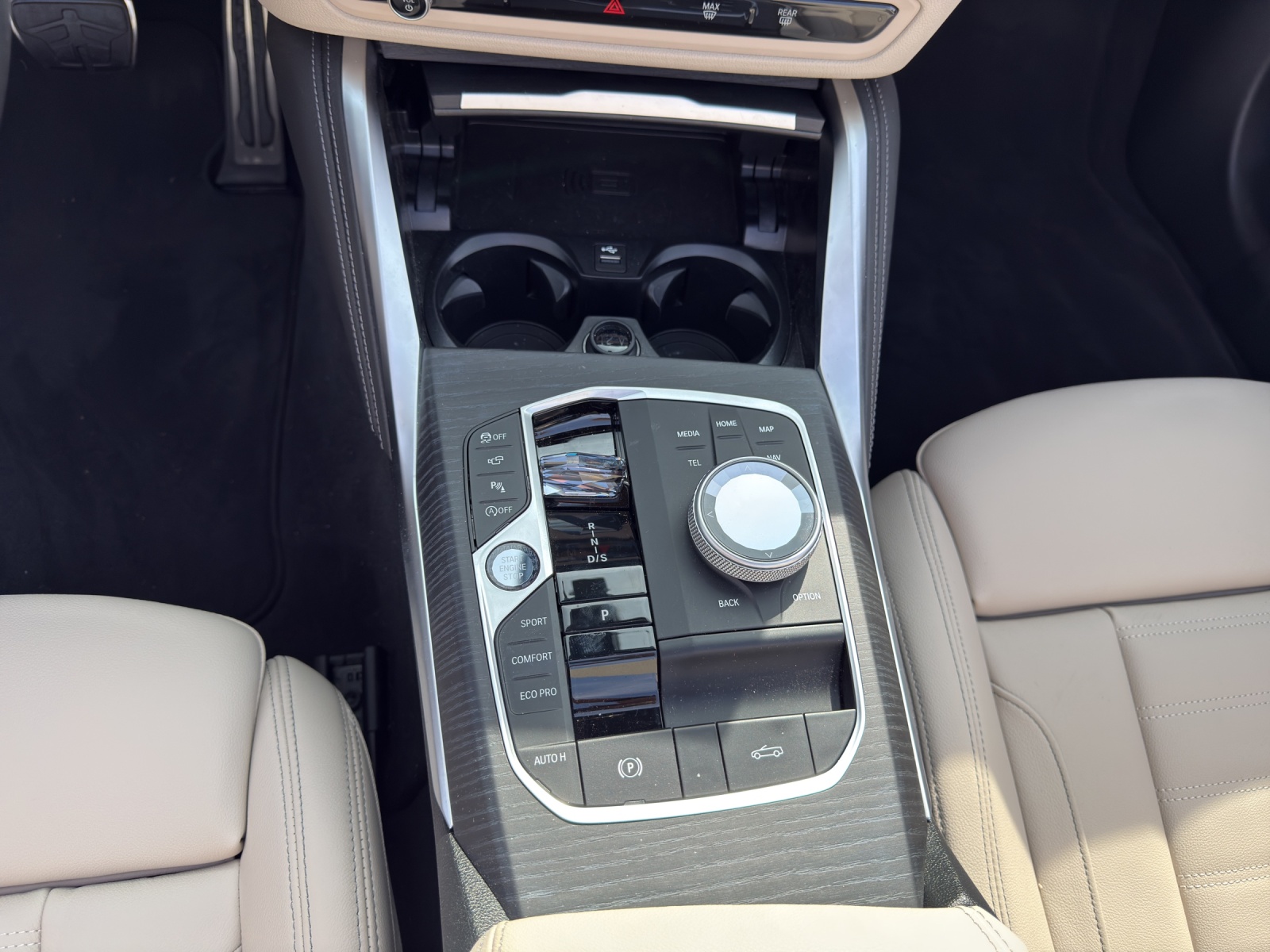 BMW 420i SAG Cabrio-image-18