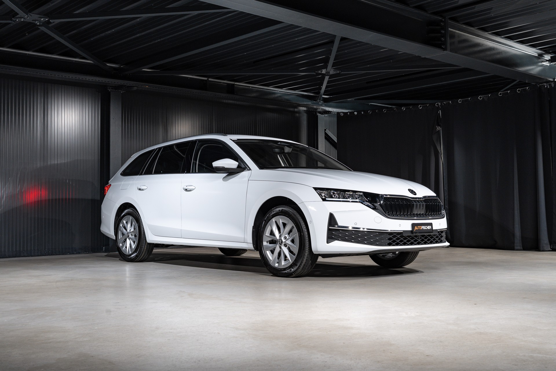 SKODA Octavia Combi 1.5 TSI mHEV DSG Selection-image-5
