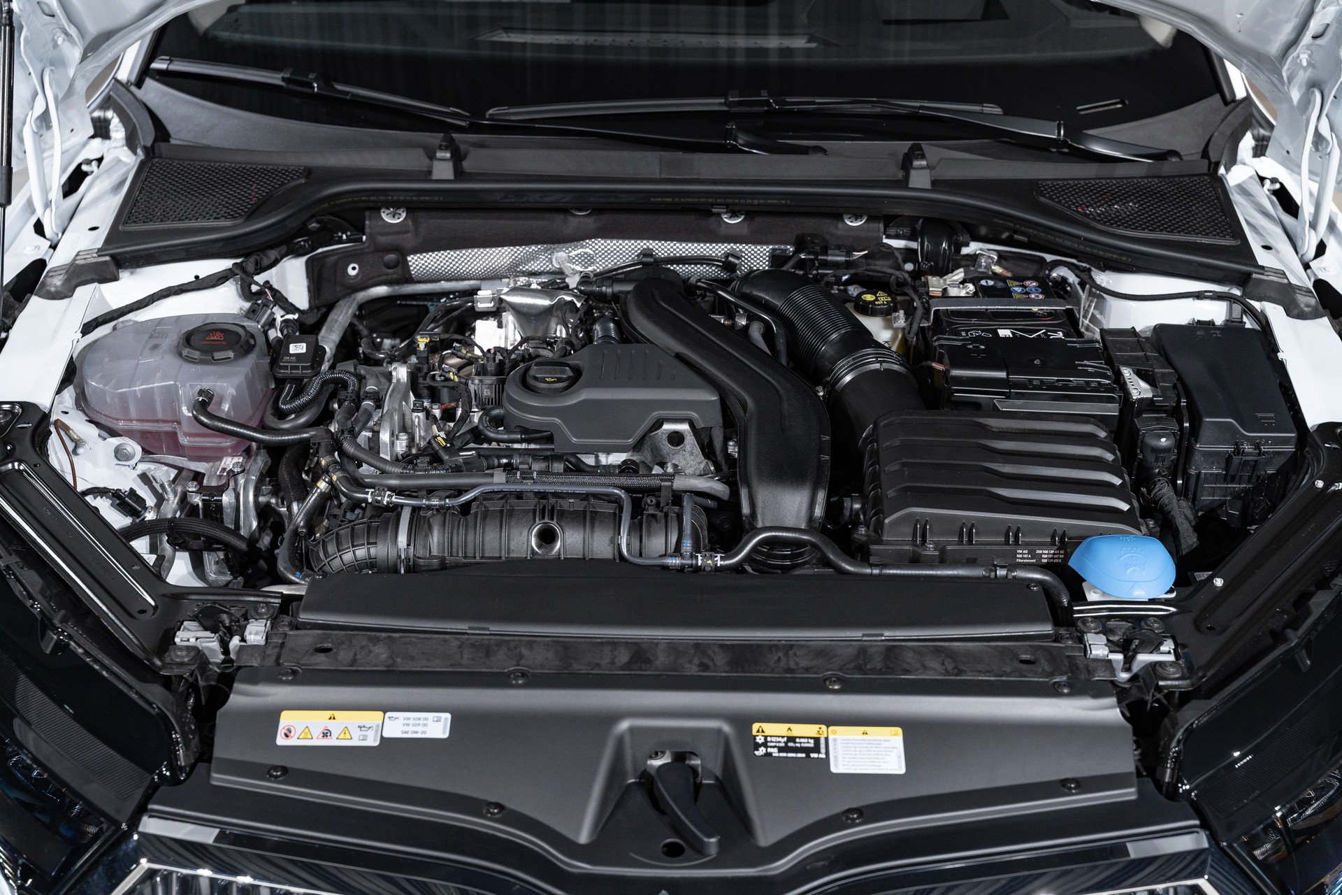 SKODA Octavia Combi 1.5 TSI mHEV DSG Selection-image-23