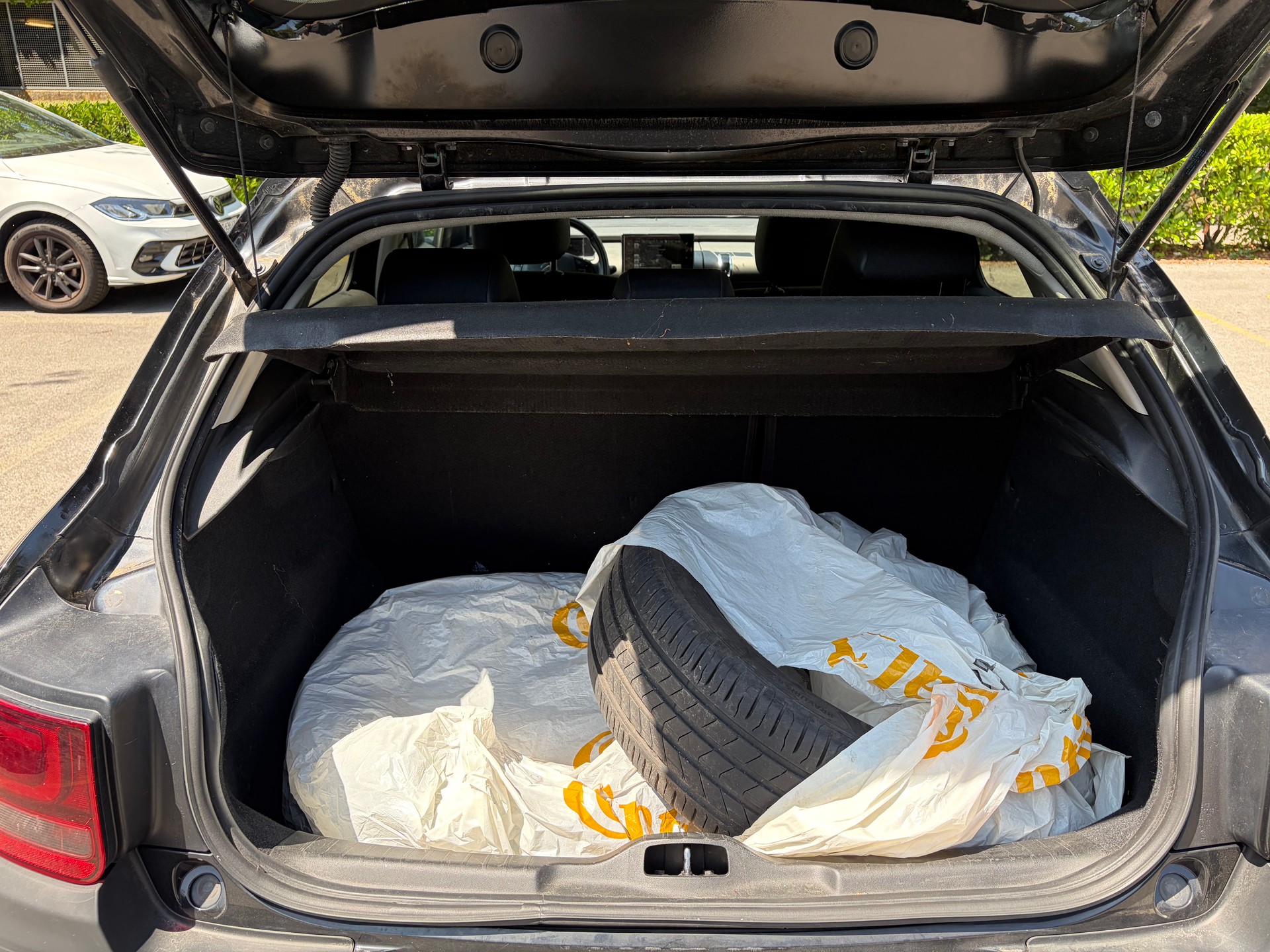 CITROEN C4 Cactus 1.2 e-THP Shine Editionl EAT6-image-15