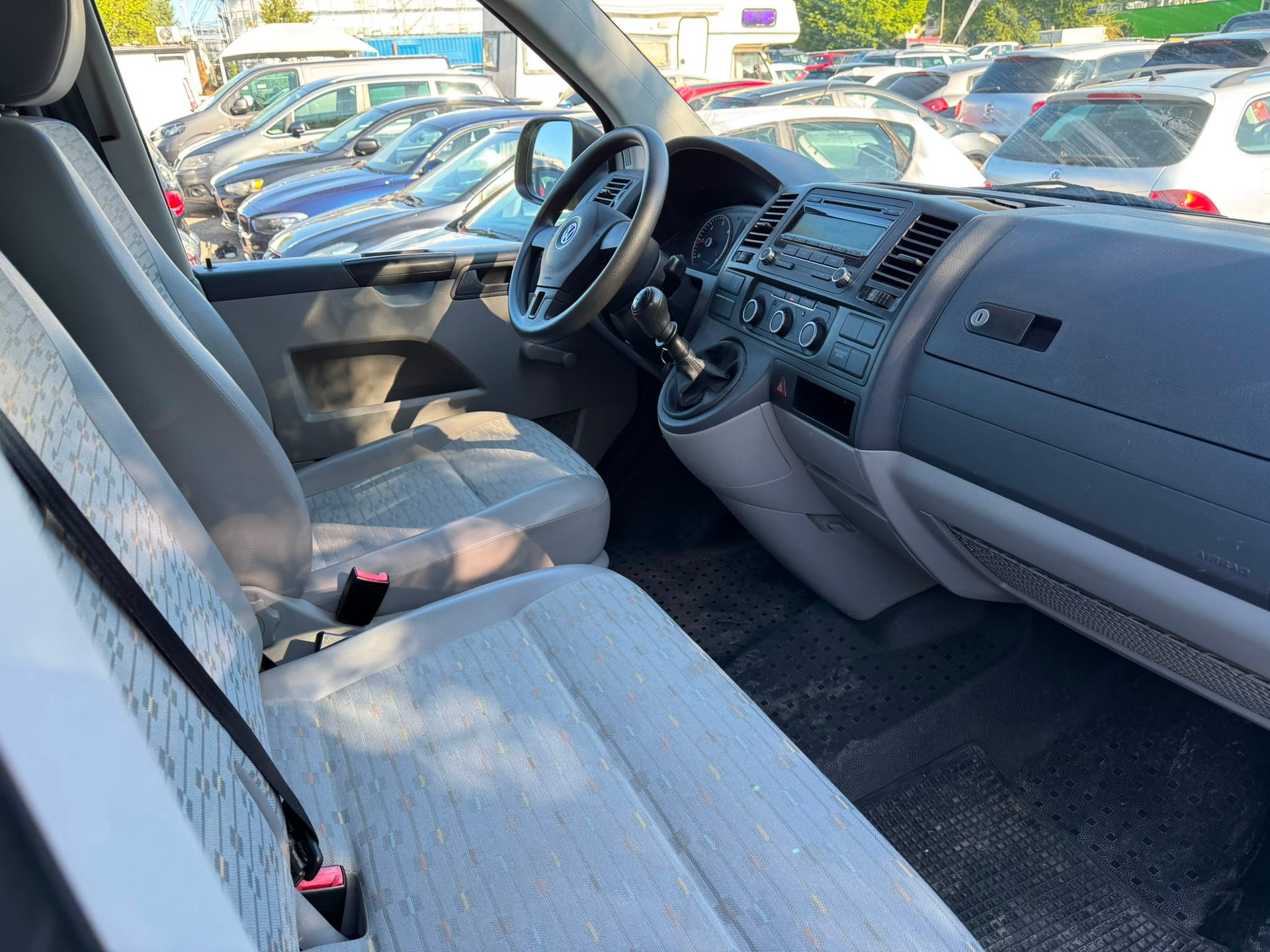 VW T5 2.0 TDI Entry-image-11