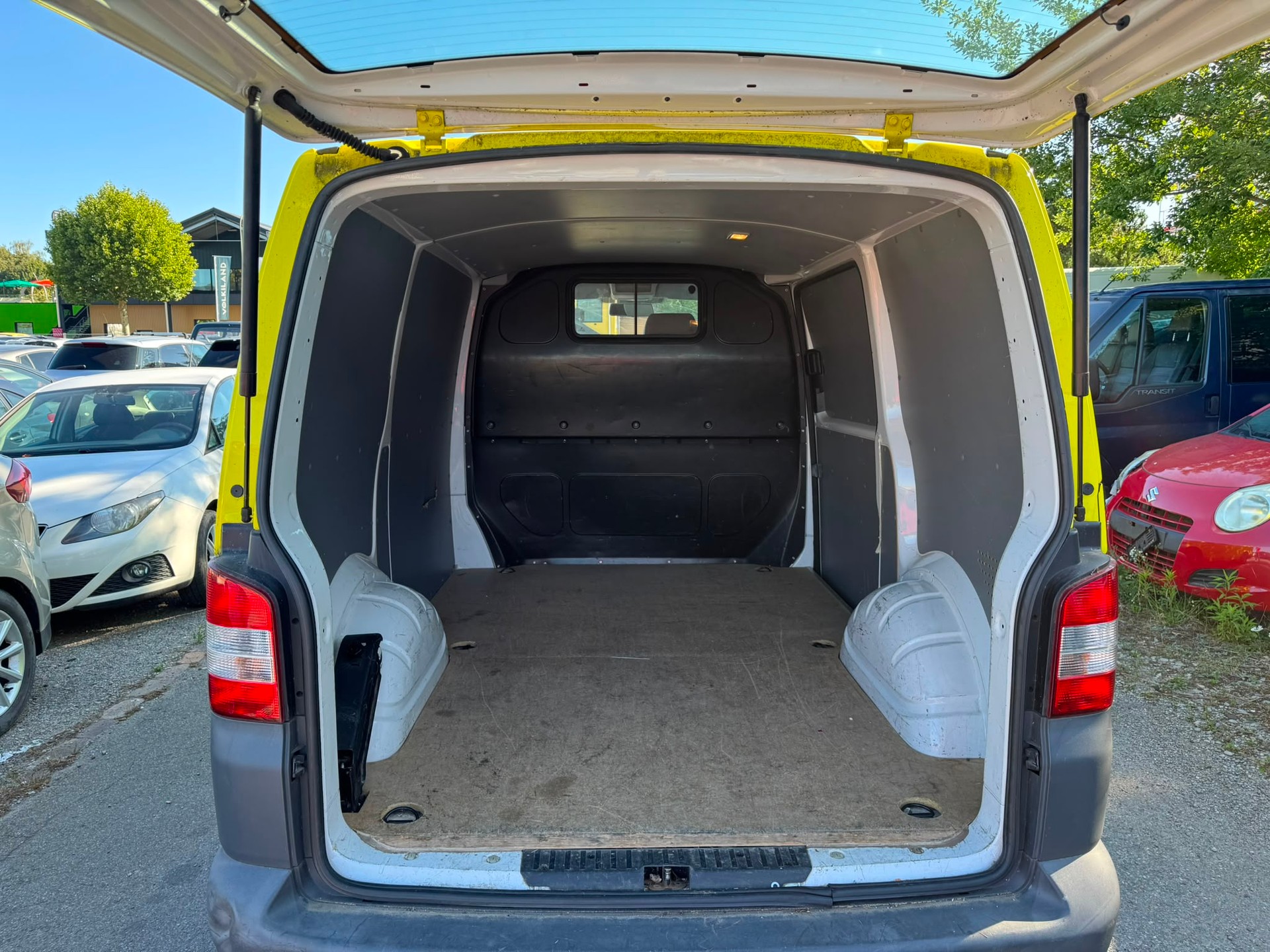 VW T5 2.0 TDI Entry-image-10