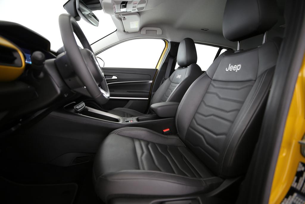 JEEP Avenger Summit-image-4