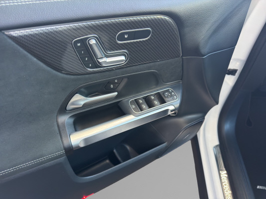 MERCEDES-BENZ GLB 250 4Matic 8G-Tronic-image-9