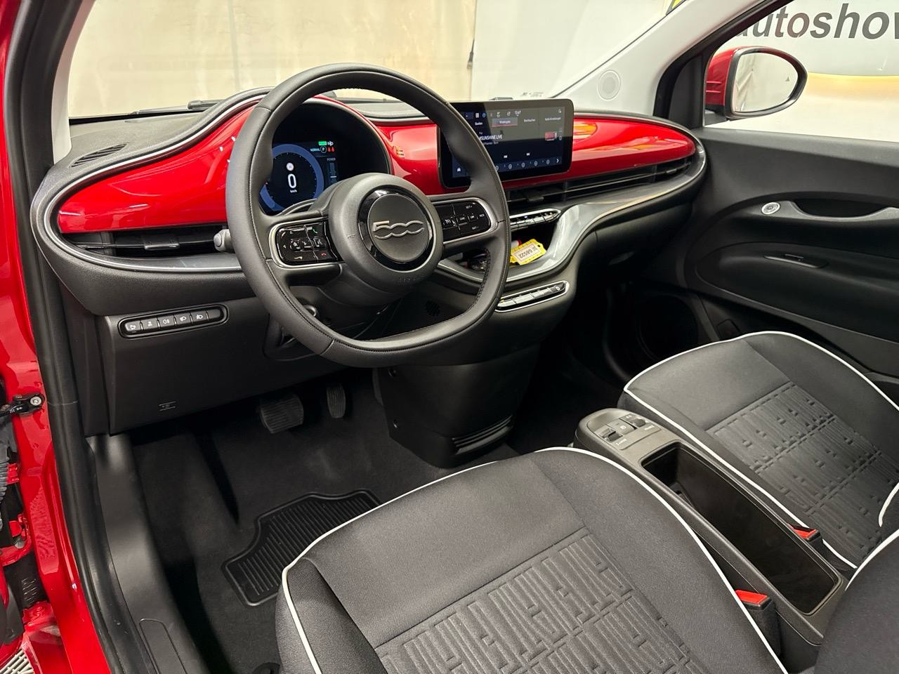 FIAT 500 electric 87 kW Cult-showroom-element-2