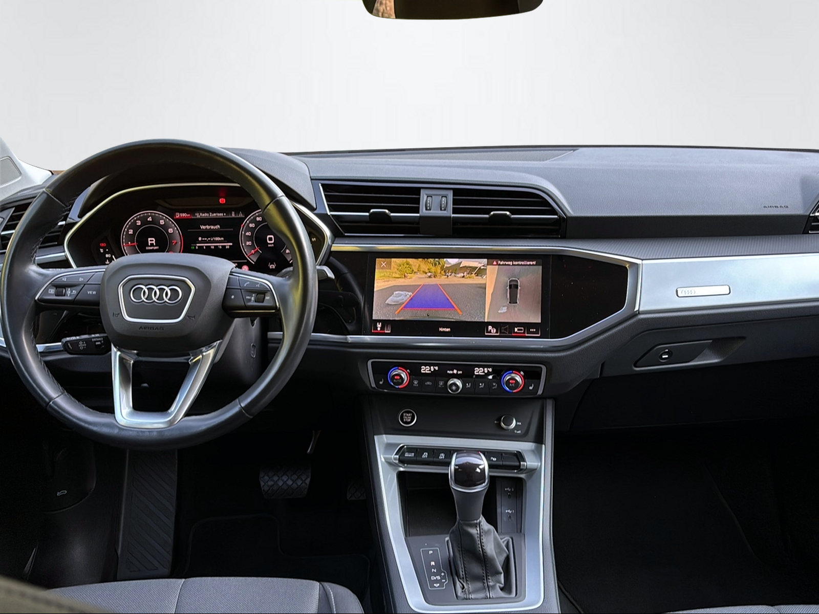AUDI Q3 1.5 35 TFSI Attraction S-Tronic-image-10