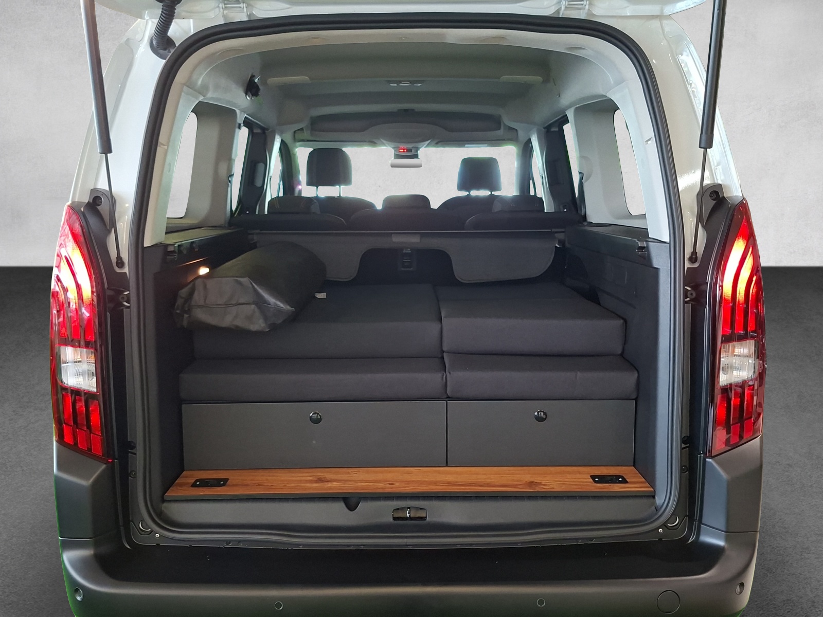 PEUGEOT Vanderer Rifter Long 1.5 BlueHDi 130 Allure-image-14
