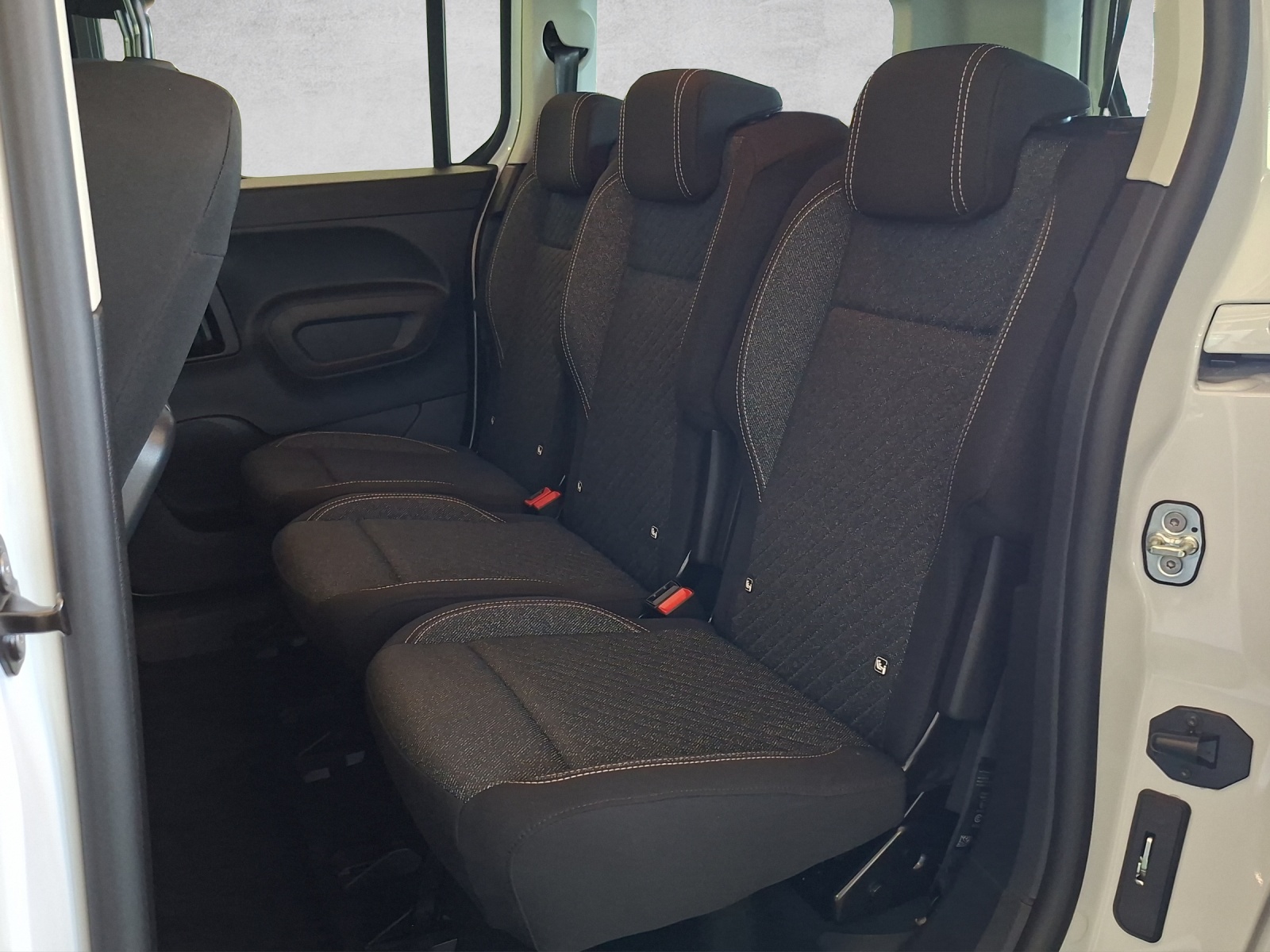 PEUGEOT Vanderer Rifter Long 1.5 BlueHDi 130 Allure-image-13