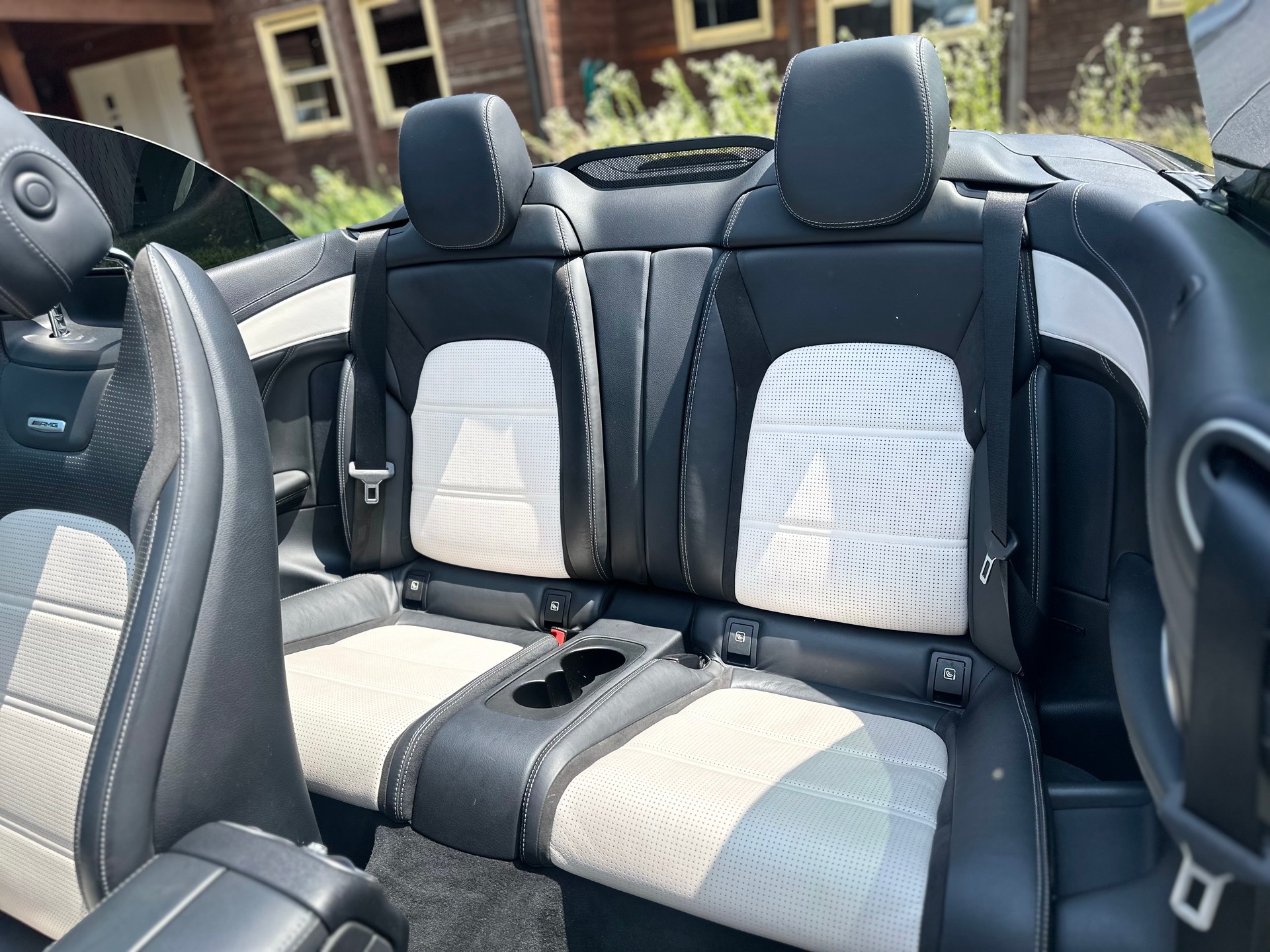 MERCEDES-BENZ C 63 S Cabriolet AMG Speedshift-image-7
