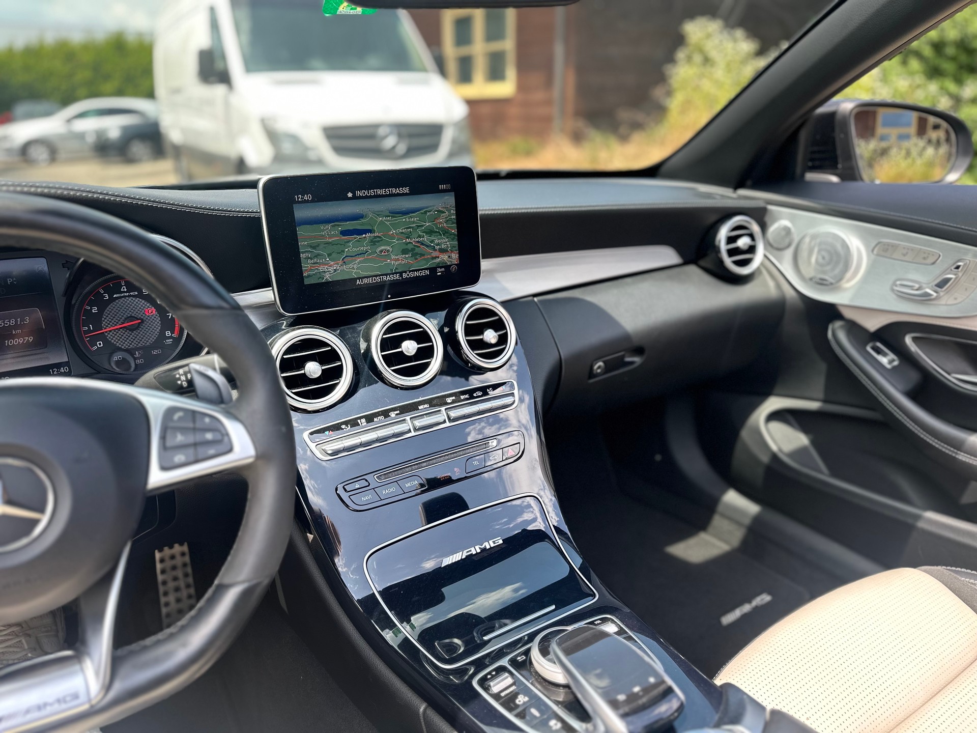 MERCEDES-BENZ C 63 S Cabriolet AMG Speedshift-image-11