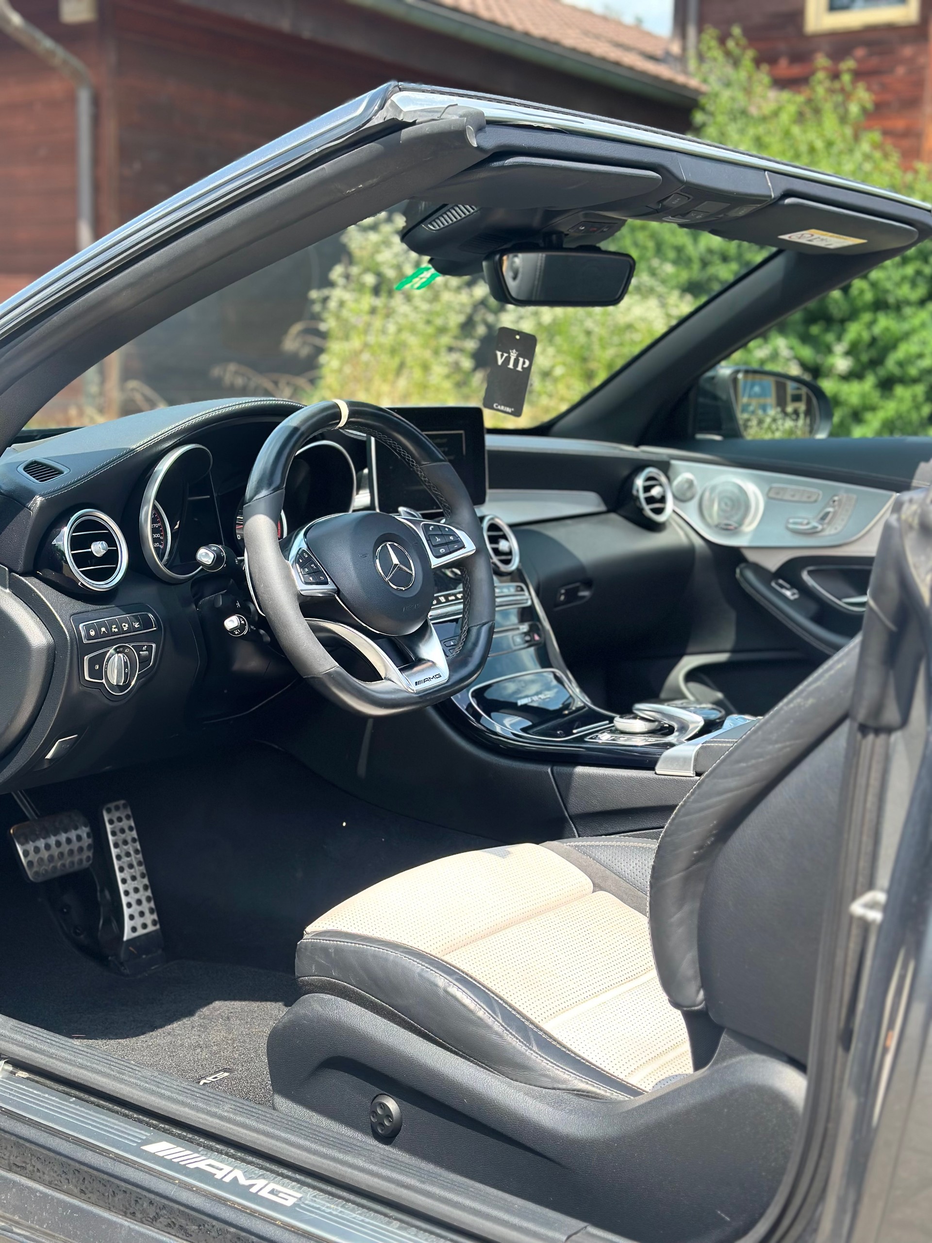 MERCEDES-BENZ C 63 S Cabriolet AMG Speedshift-image-6