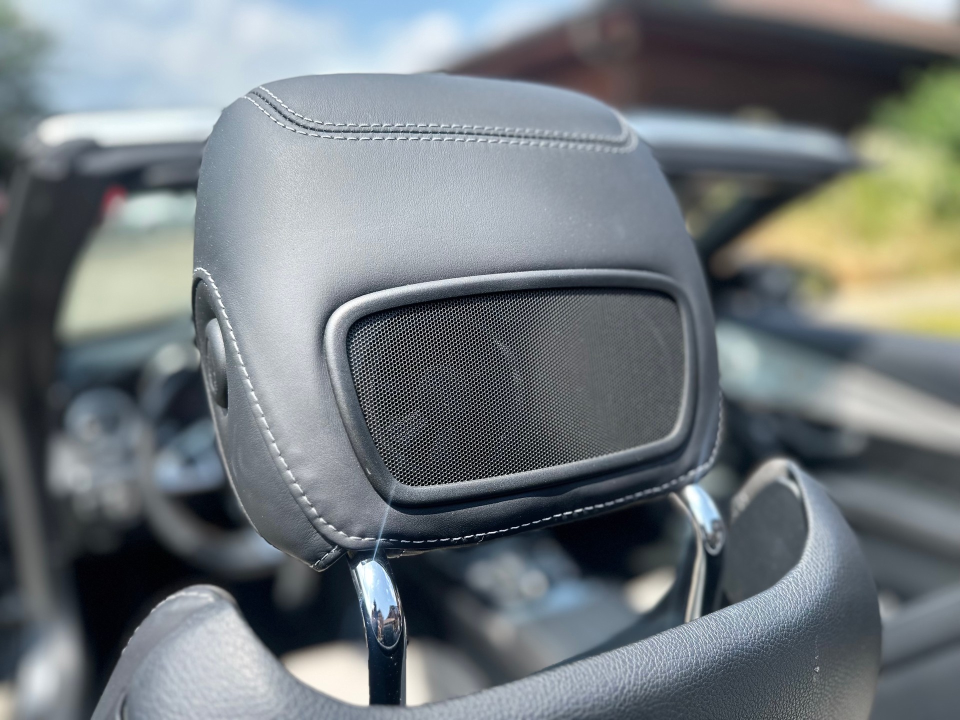 MERCEDES-BENZ C 63 S Cabriolet AMG Speedshift-image-8