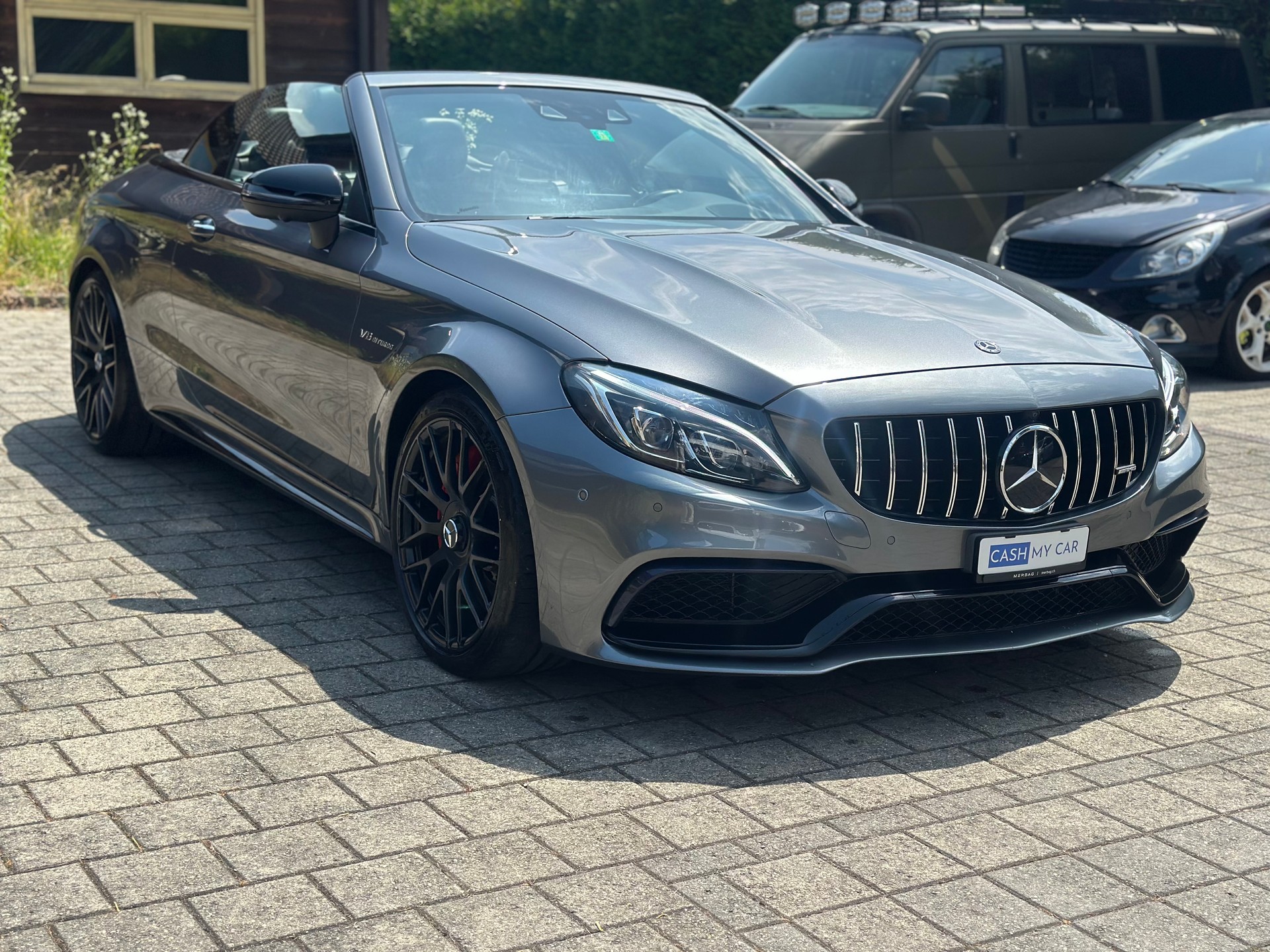 MERCEDES-BENZ C 63 S Cabriolet AMG Speedshift-image-2