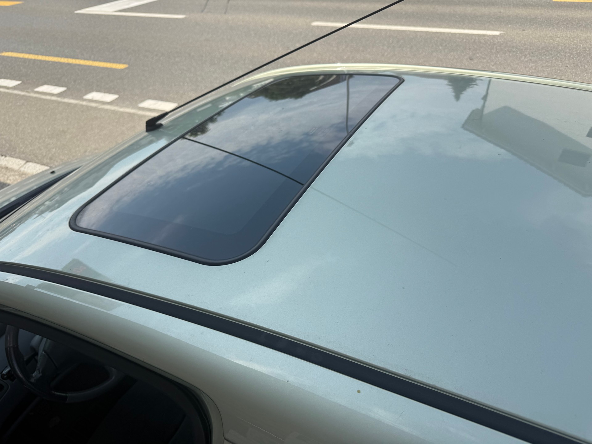 TOYOTA Yaris 1.3 Linea Sol-image-6