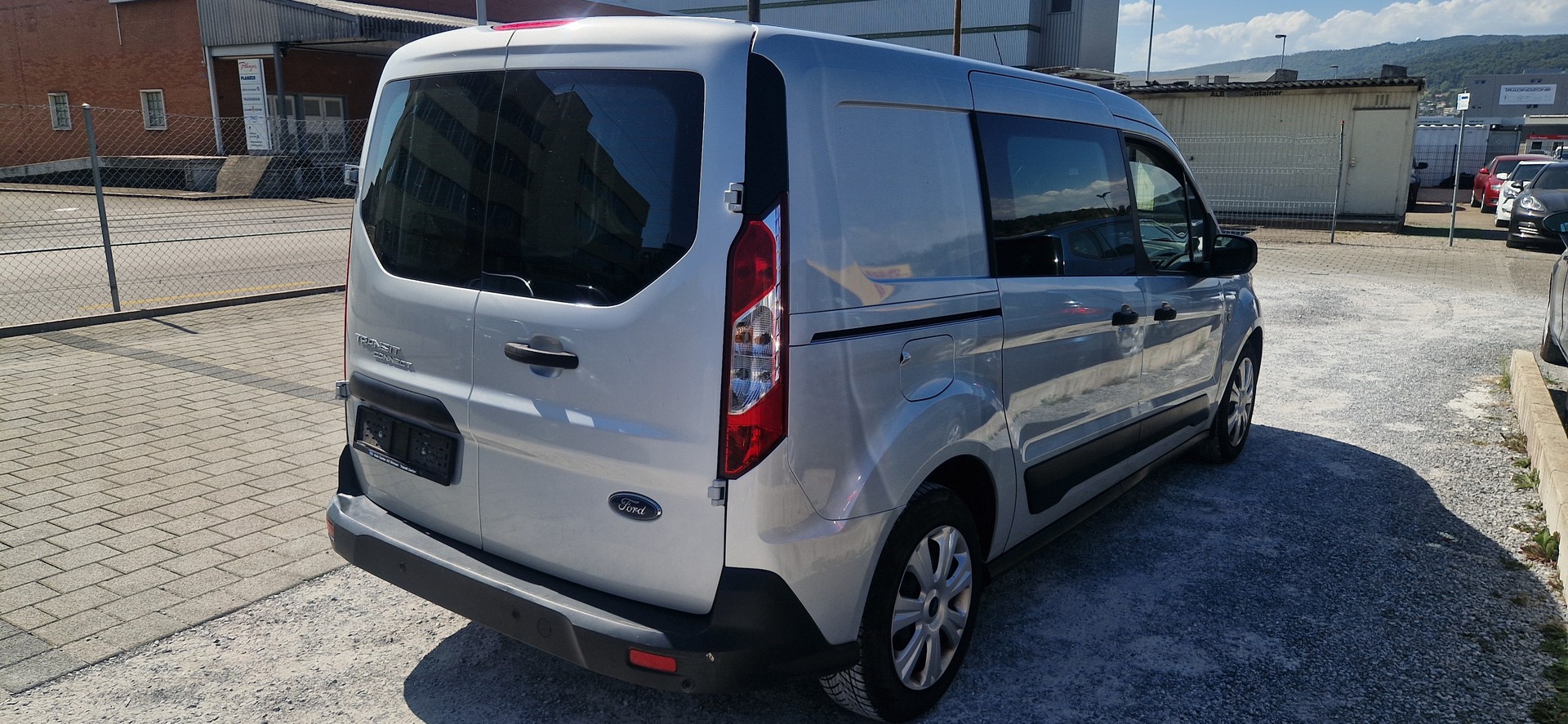 FORD TRANSIT CONNECT-image-3
