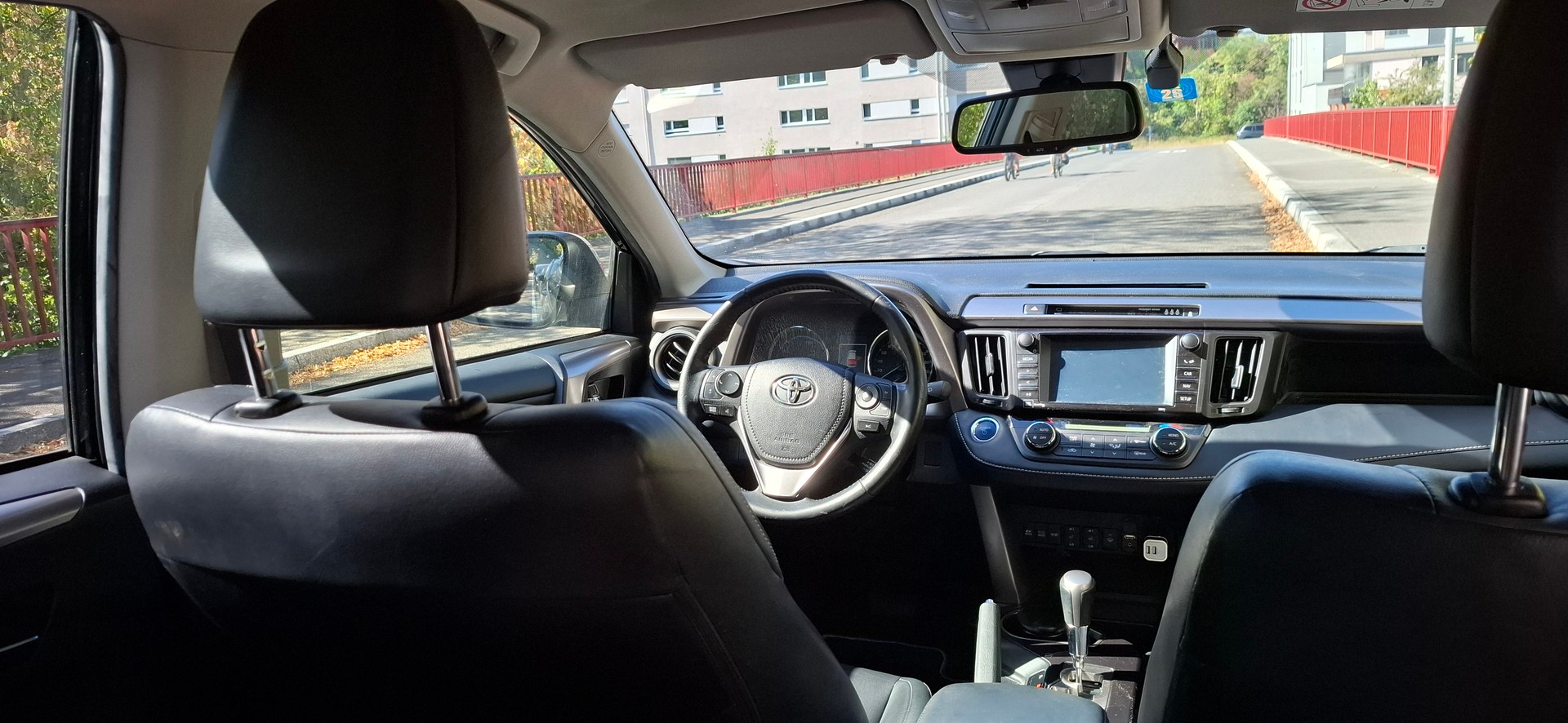 TOYOTA 2.5 HSD Premium-image-4