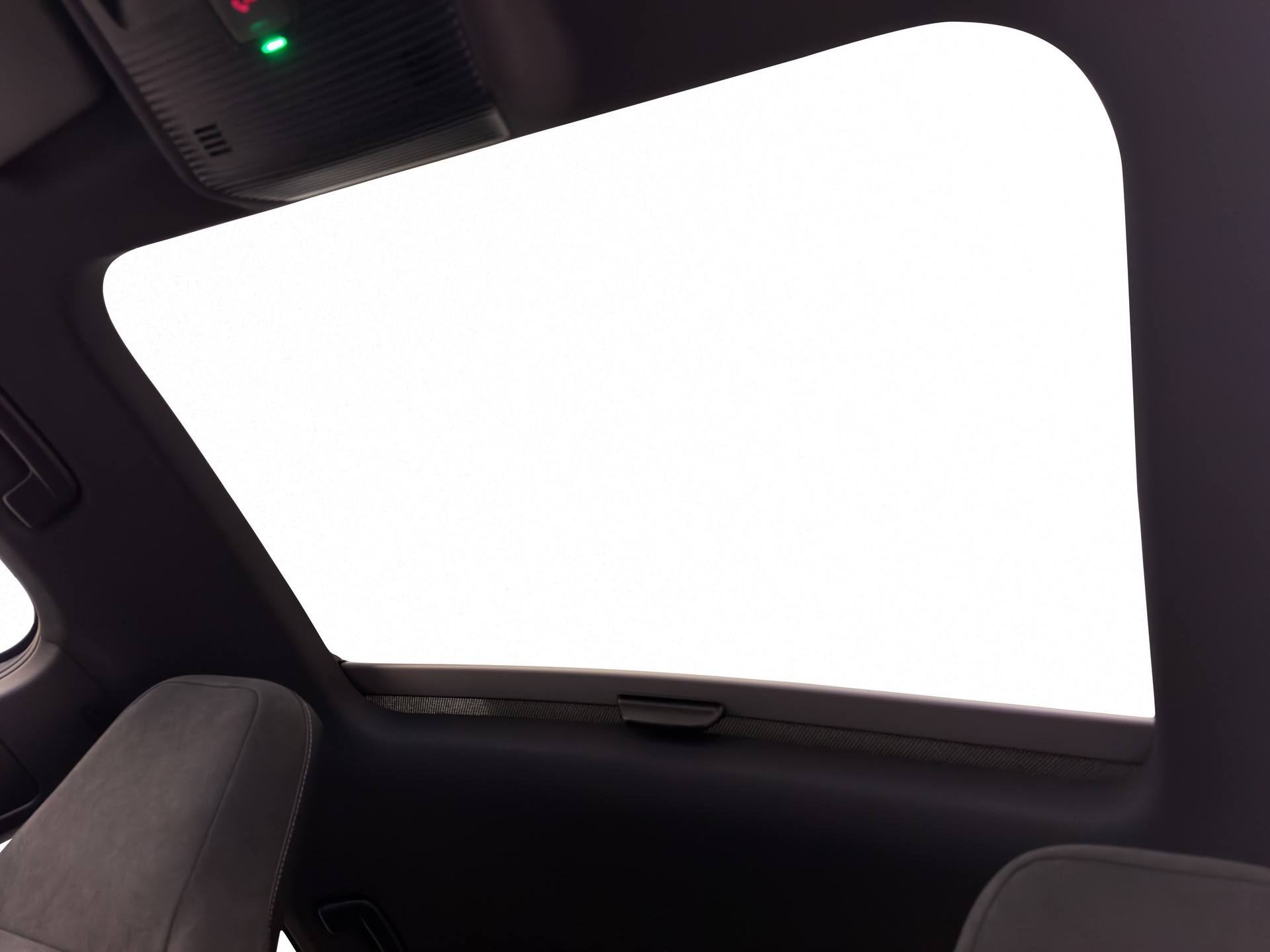 VW Golf 8 1.5 eTSI R-Line DSG-image-9