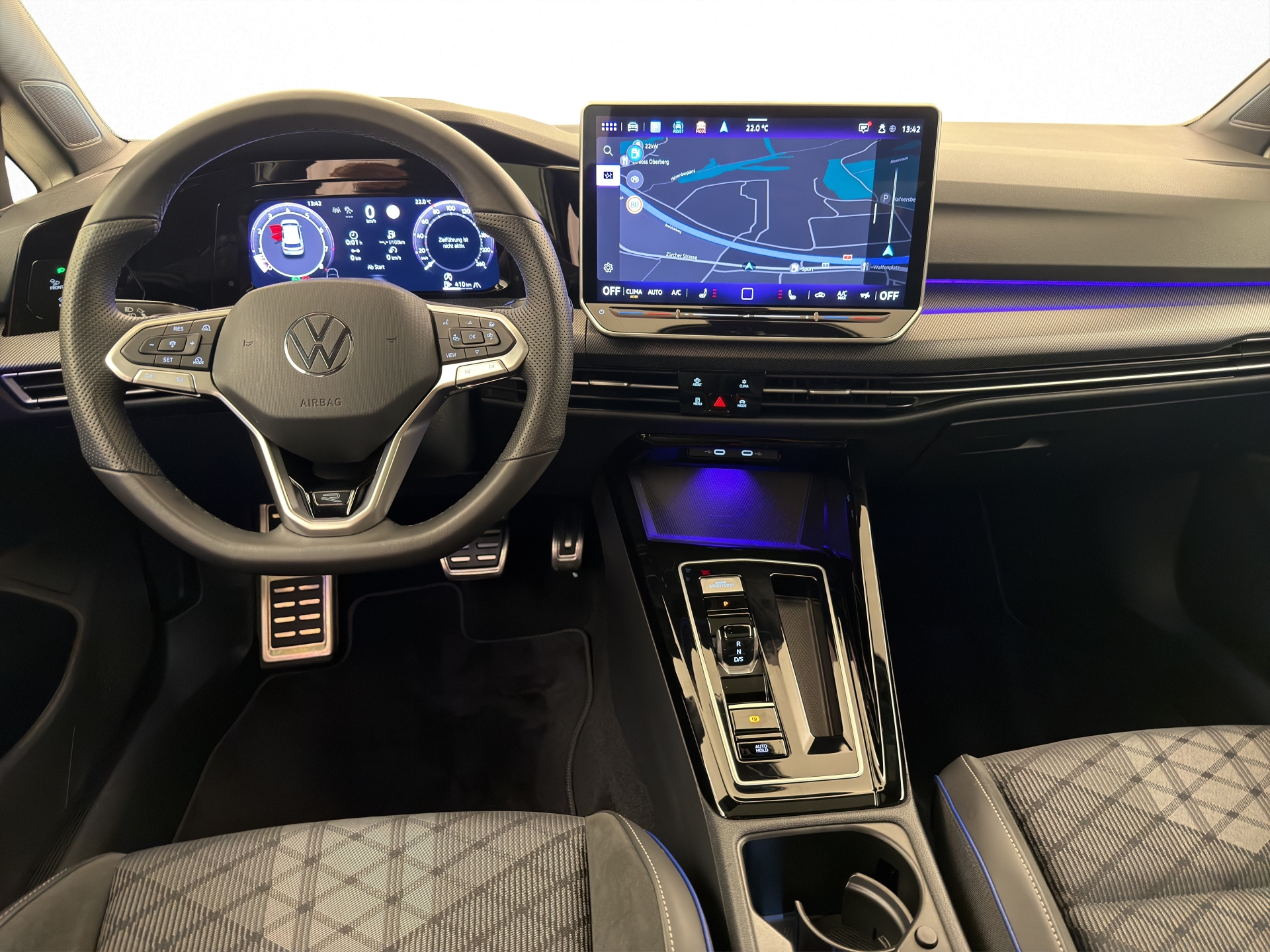 VW Golf 8 1.5 eTSI R-Line DSG-image-13