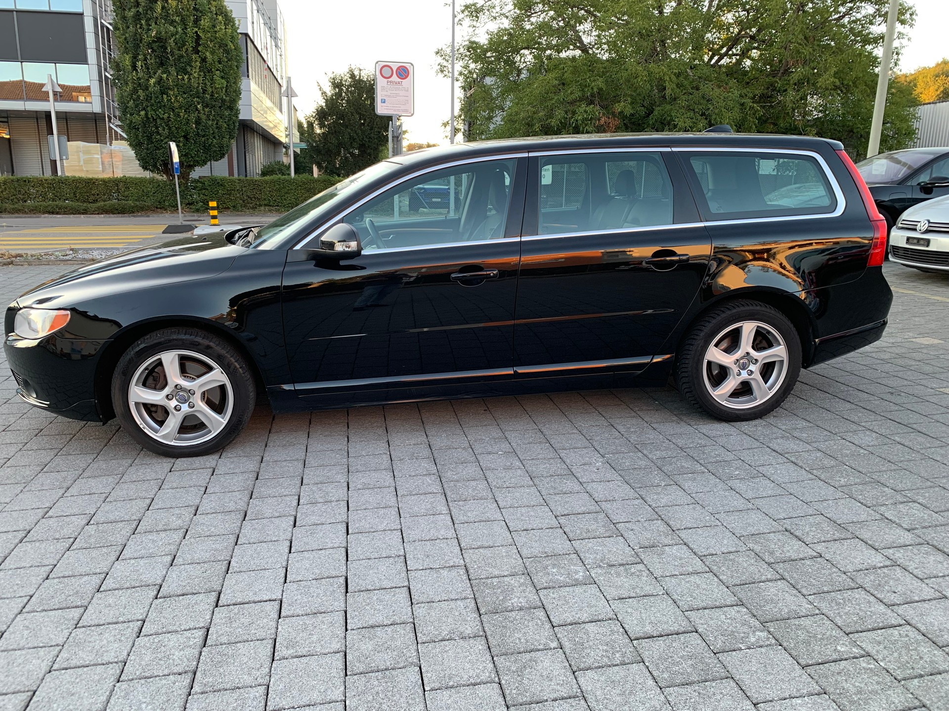 VOLVO V70 2.0T Kinetic Powershift-image-6