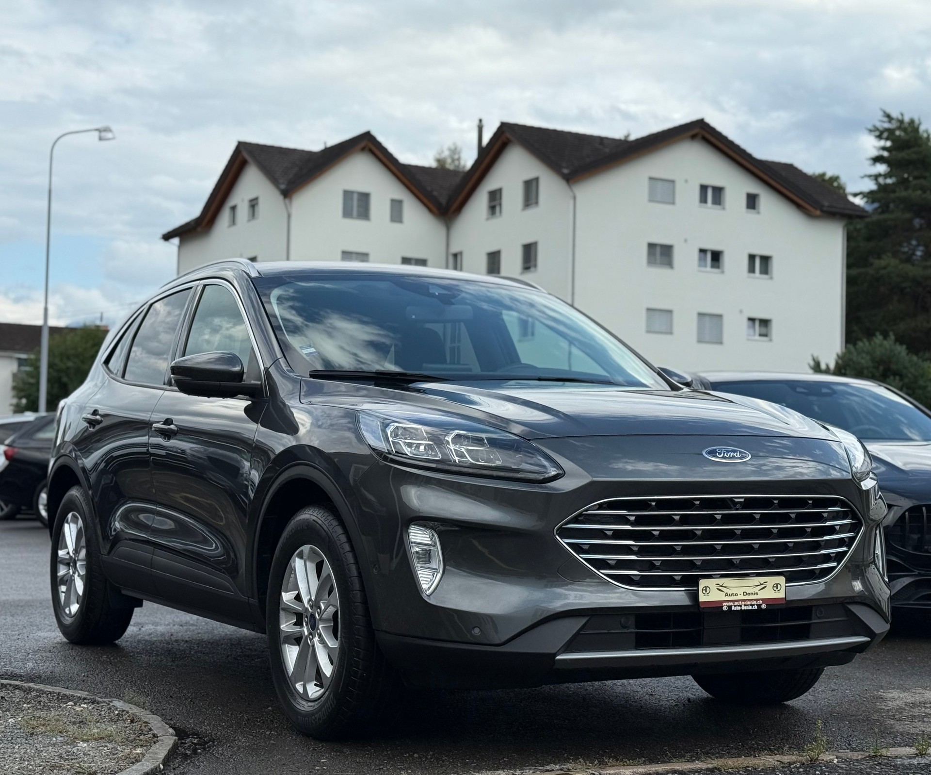 FORD Kuga 2.5 Hybrid Titanium X 4x4-image-3