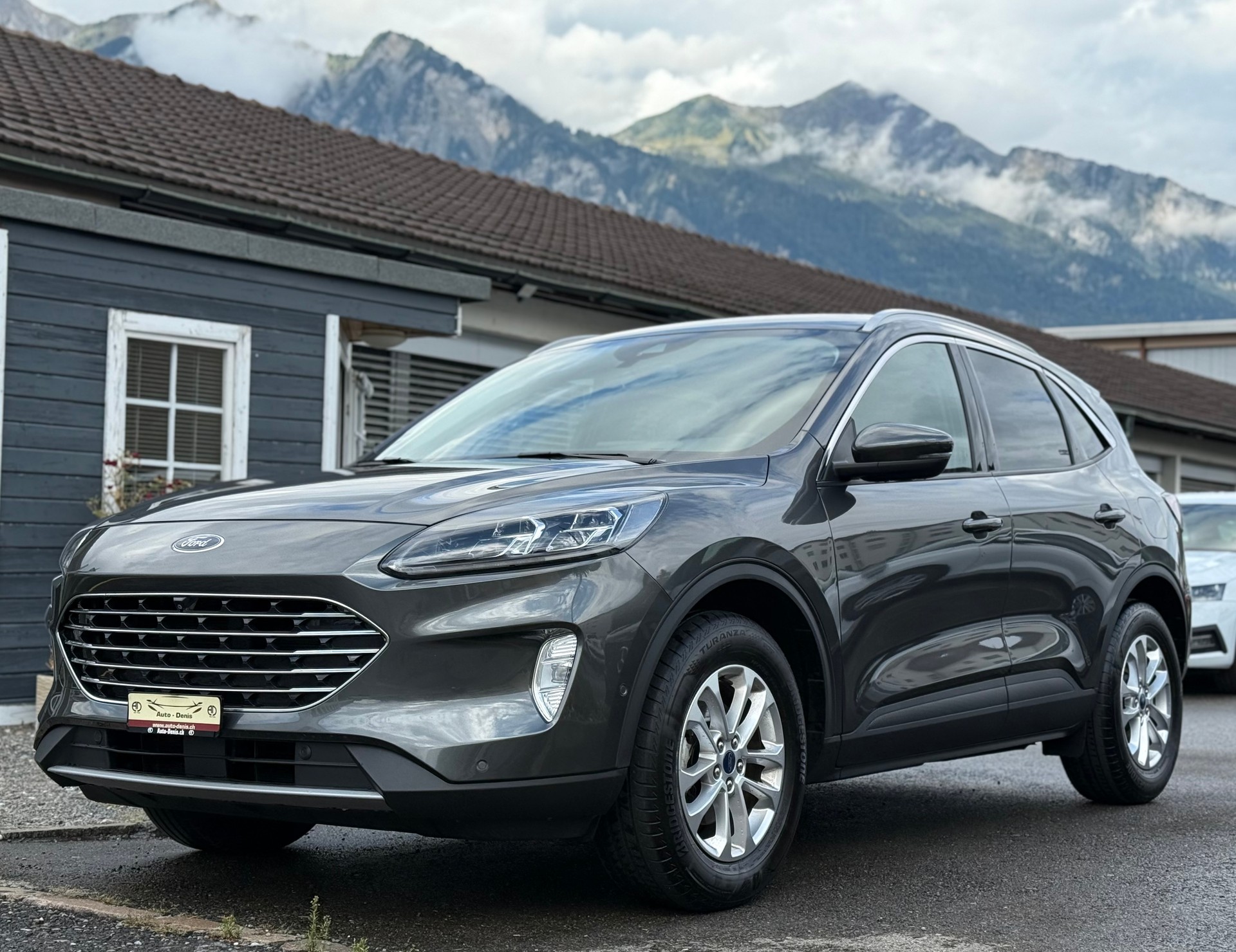 FORD Kuga 2.5 Hybrid Titanium X 4x4-image-0