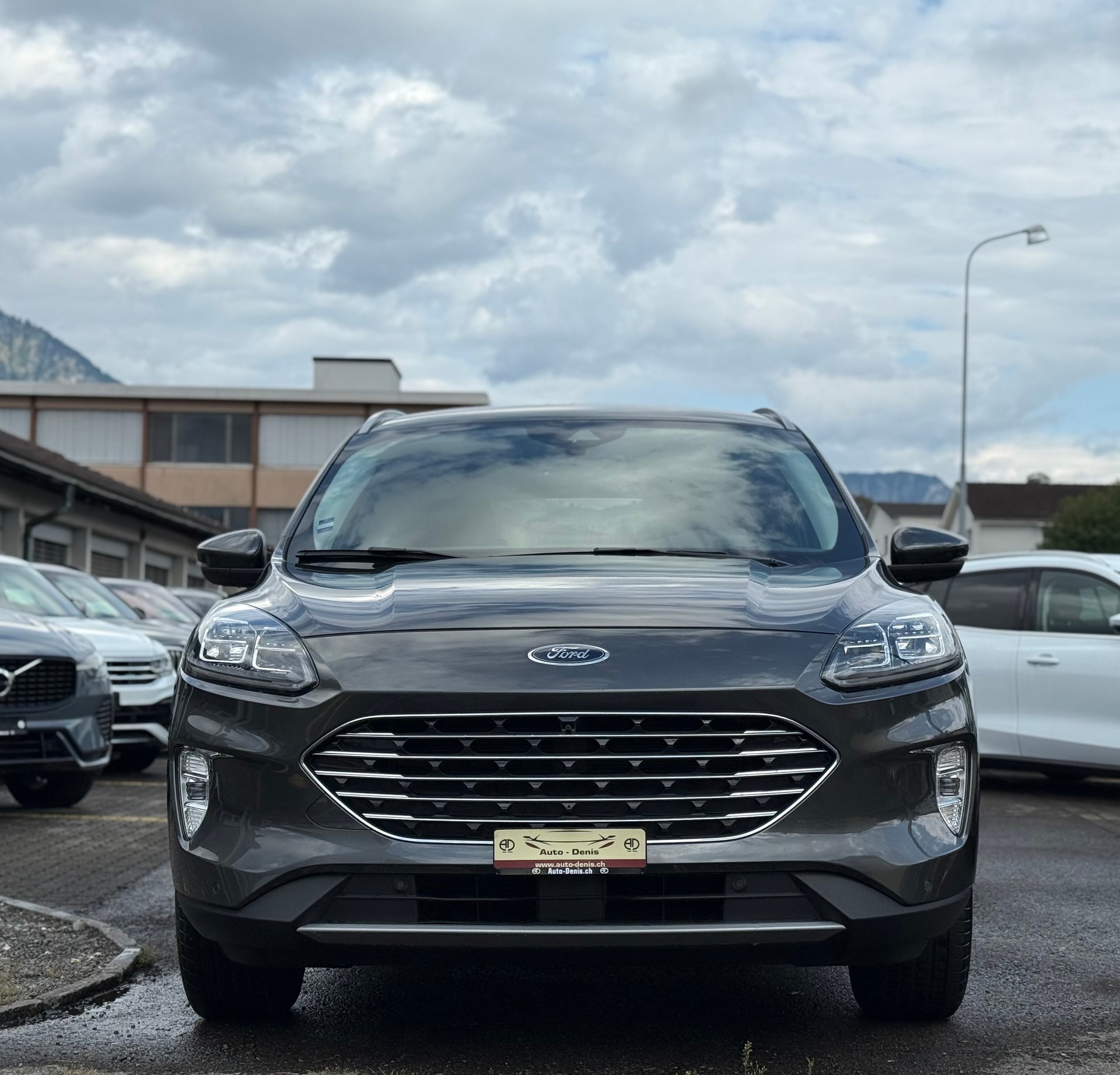 FORD Kuga 2.5 Hybrid Titanium X 4x4-image-2