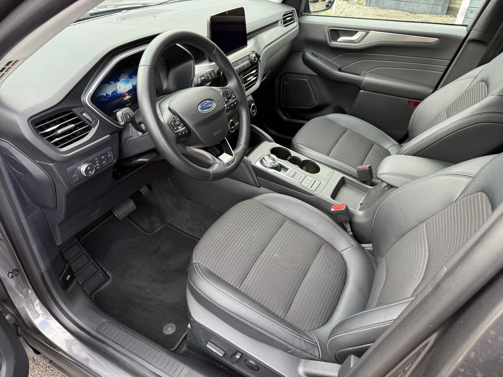 FORD Kuga 2.5 Hybrid Titanium X 4x4-image-9