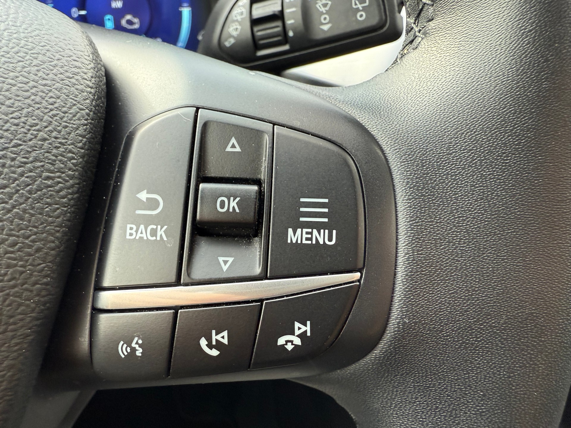 FORD Kuga 2.5 Hybrid Titanium X 4x4-image-21