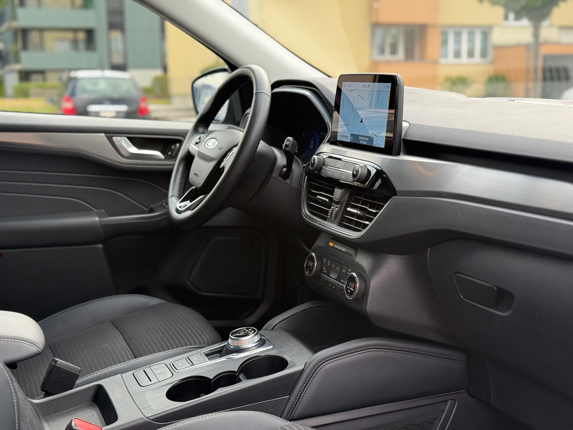 FORD Kuga 2.5 Hybrid Titanium X 4x4-image-15