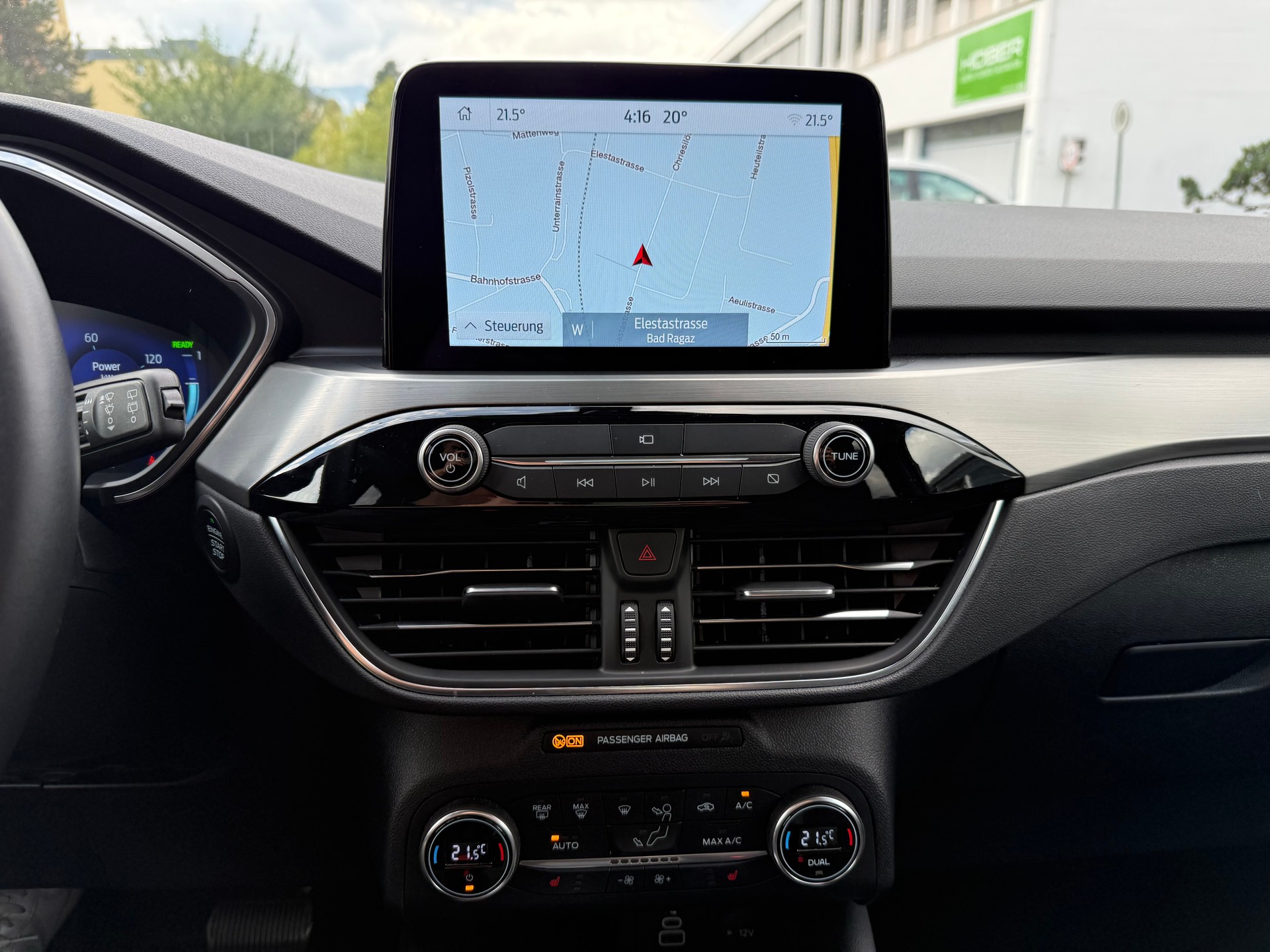 FORD Kuga 2.5 Hybrid Titanium X 4x4-image-18