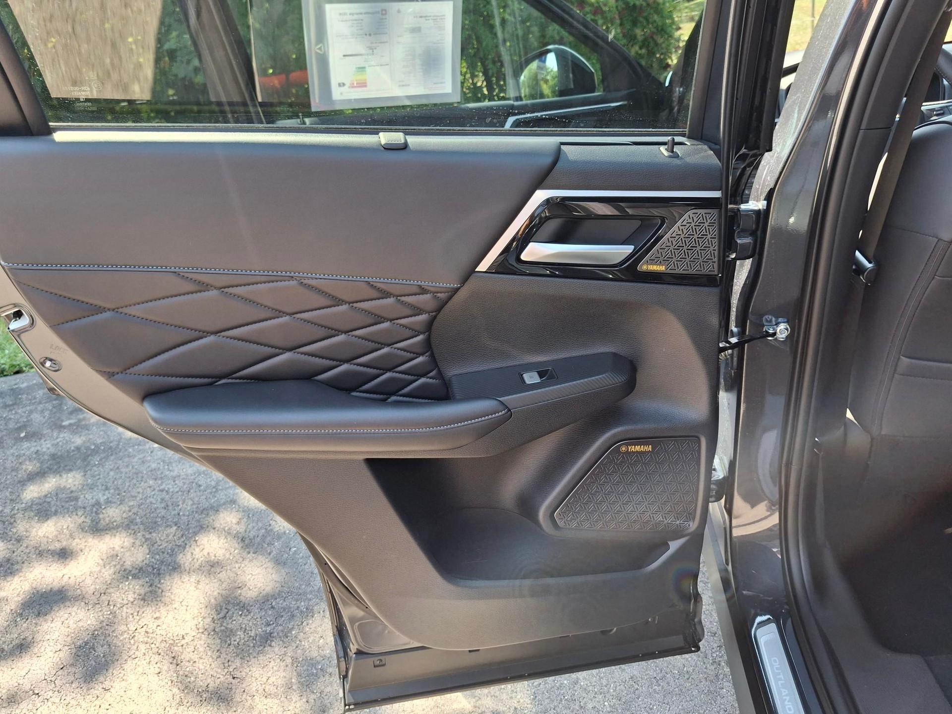 MITSUBISHI Outlander 2.4 PHEV Sport 4WD Automatic-image-12