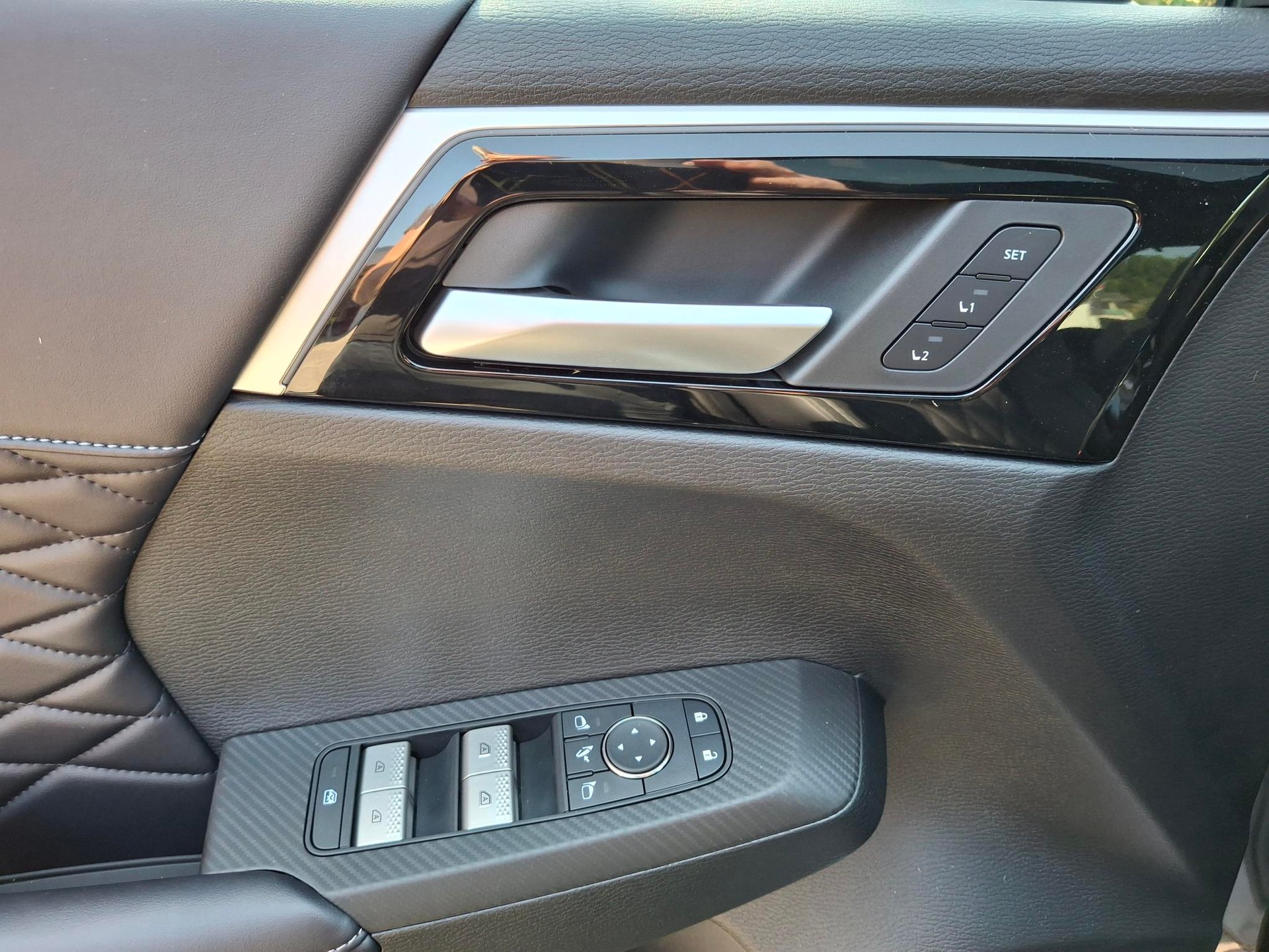 MITSUBISHI Outlander 2.4 PHEV Sport 4WD Automatic-image-14