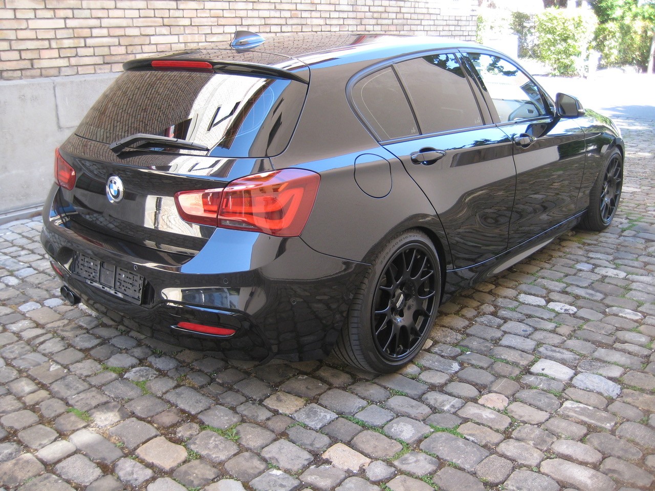 BMW 120d xDrive SAG-image-1