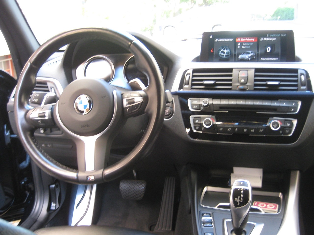 BMW 120d xDrive SAG-image-9
