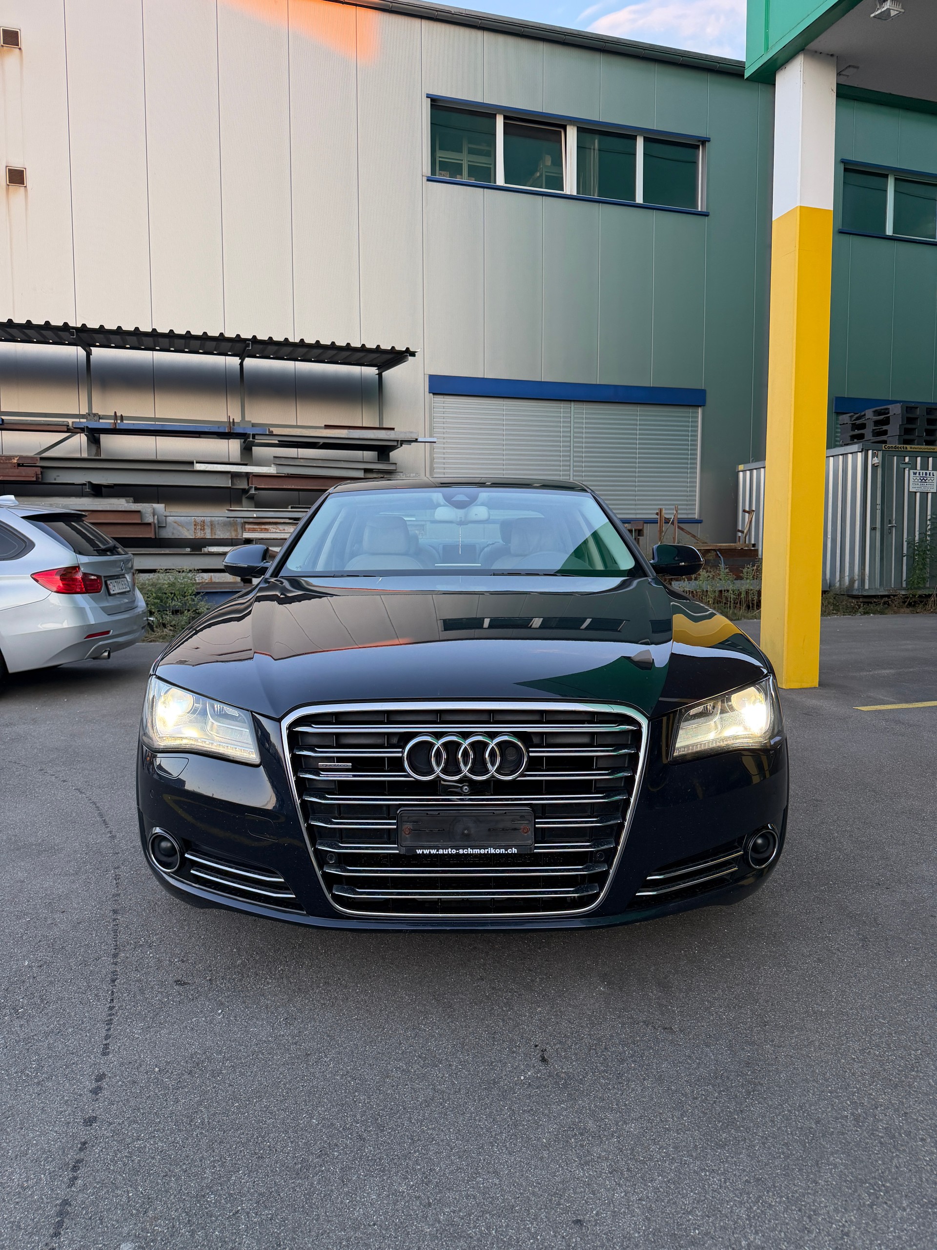 AUDI A8 4.2 FSI quattro tiptronic-image-1