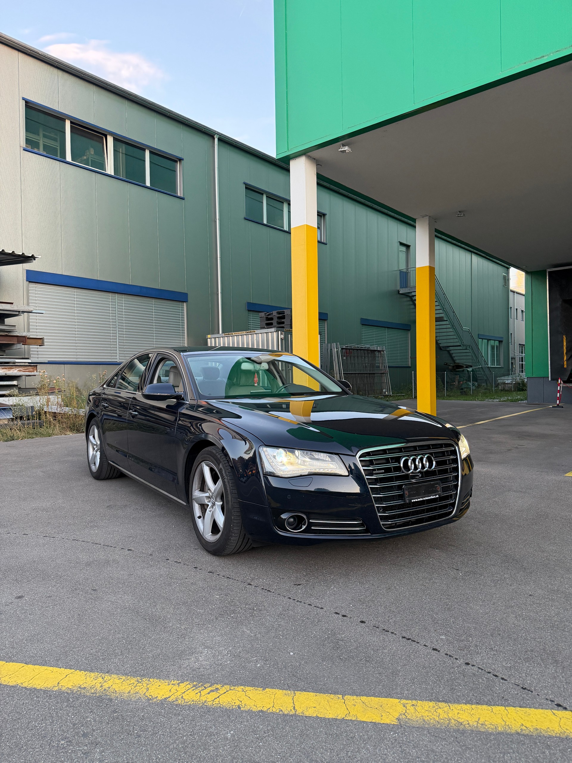 AUDI A8 4.2 FSI quattro tiptronic-image-0
