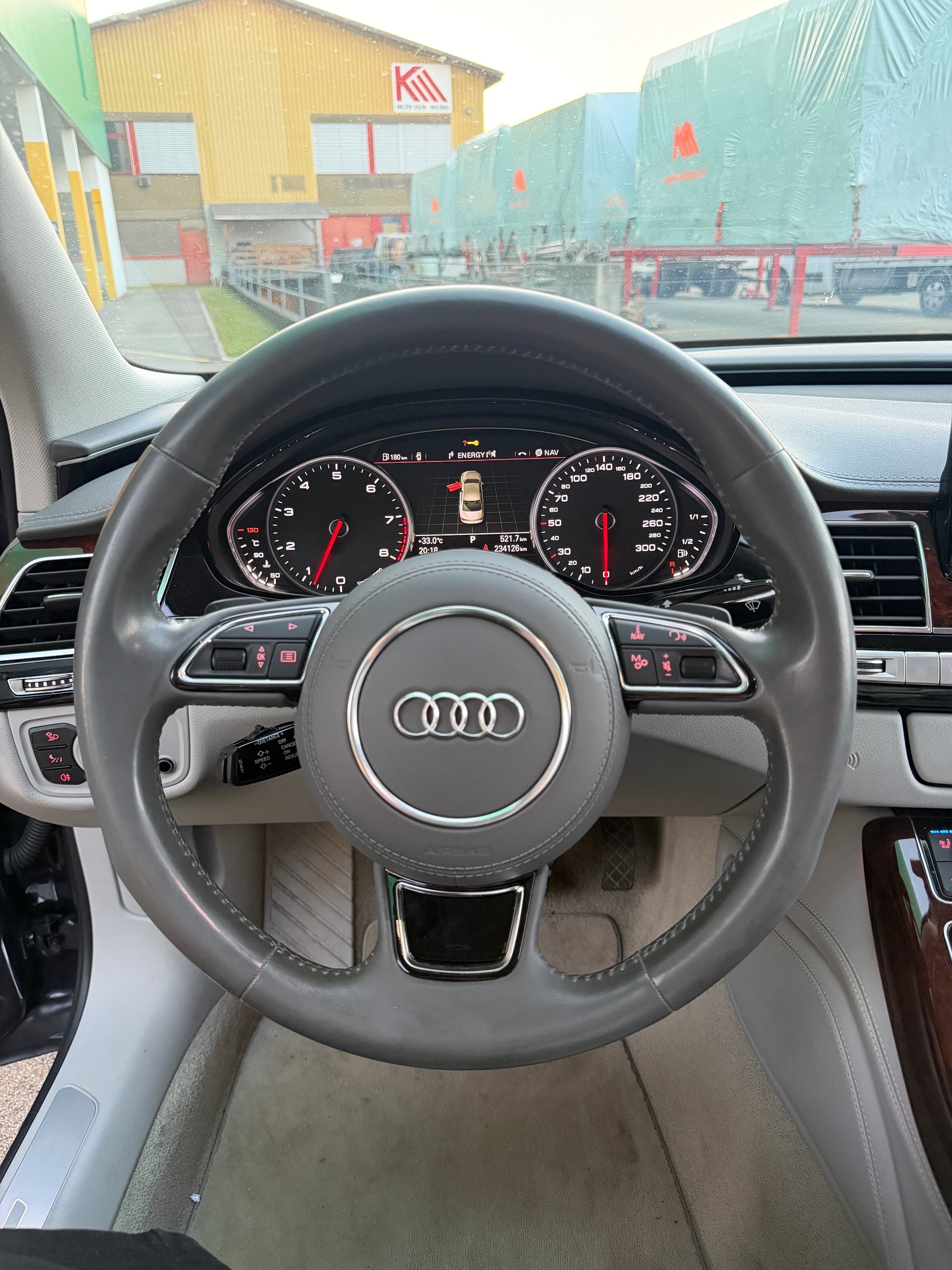 AUDI A8 4.2 FSI quattro tiptronic-image-11
