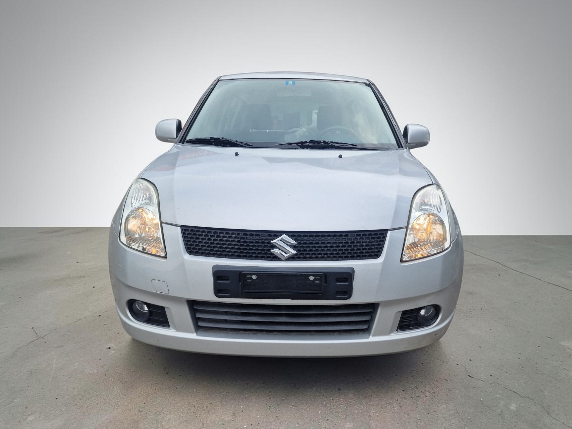 SUZUKI Swift 1.3i 16V GL Top 4x4 12Mt Gara MFK Neu 8Rad-image-2