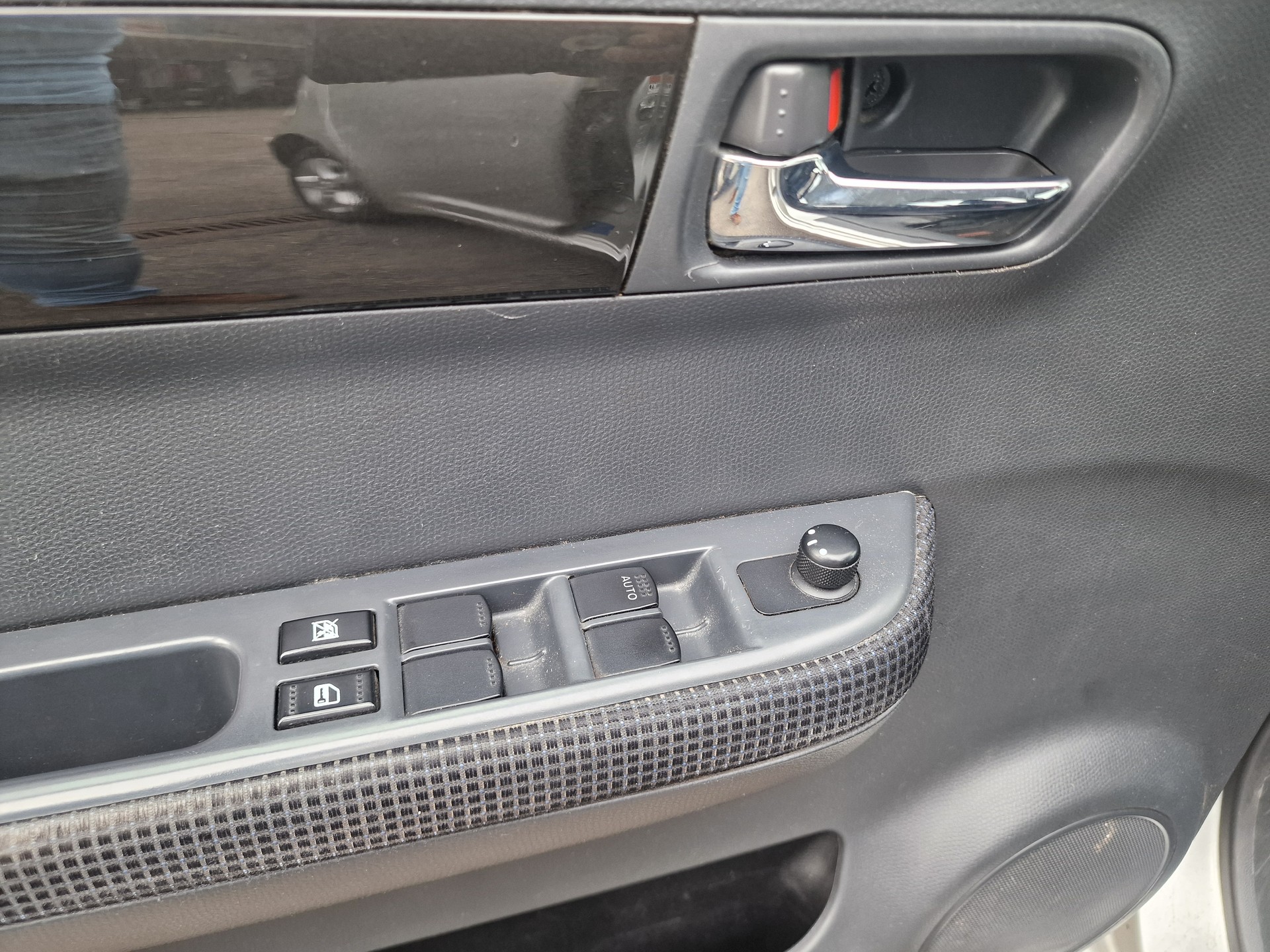 SUZUKI Swift 1.3i 16V GL Top 4x4 12Mt Gara MFK Neu 8Rad-image-15