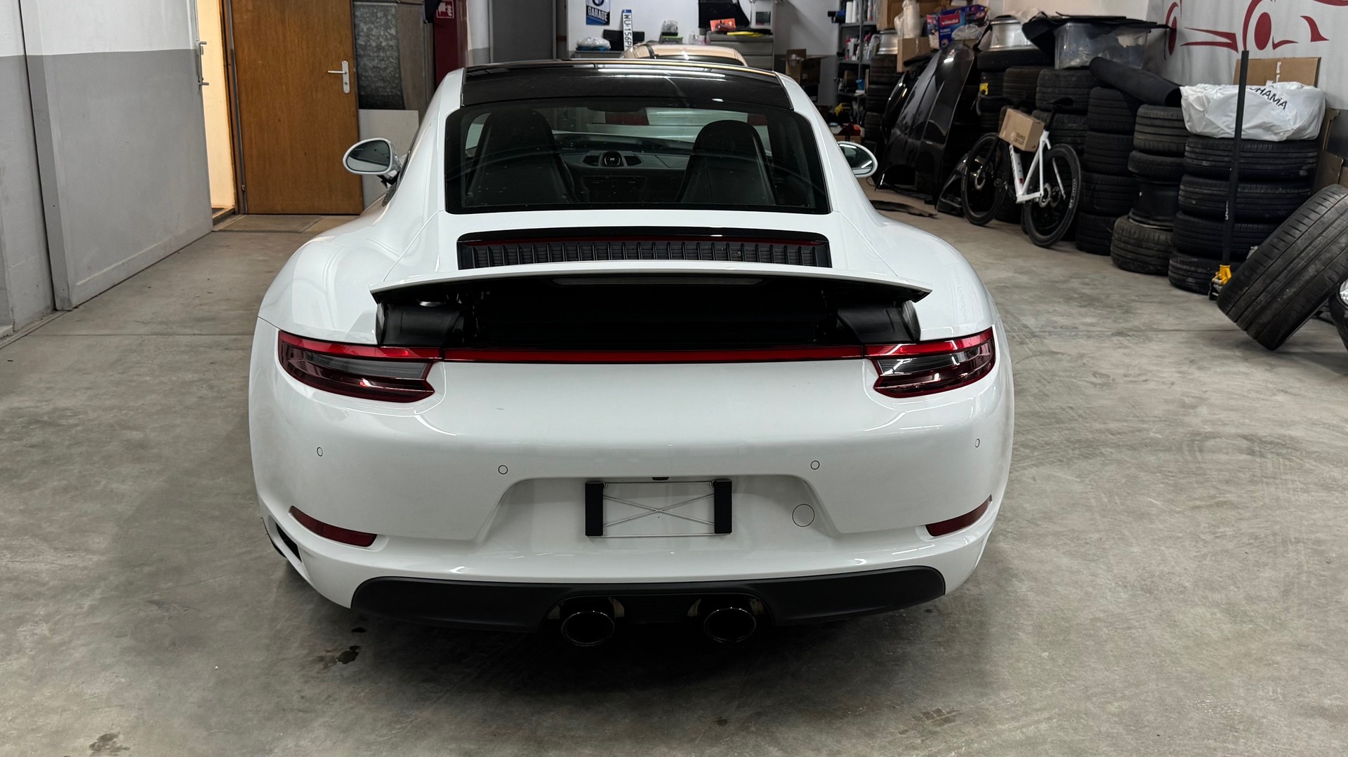 PORSCHE 911 Carrera 4 GTS PDK-image-4